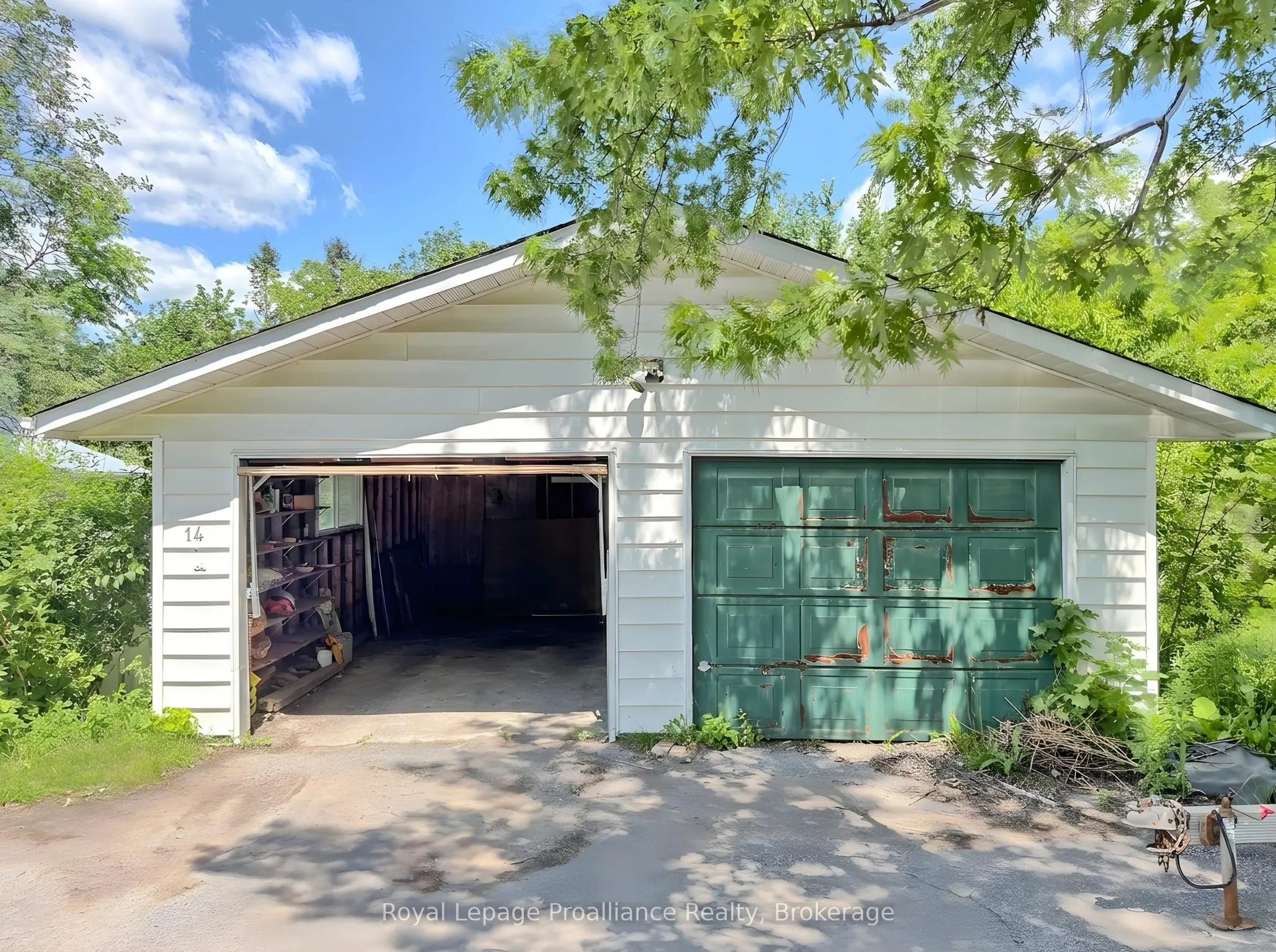 14 County Rd 2 Road