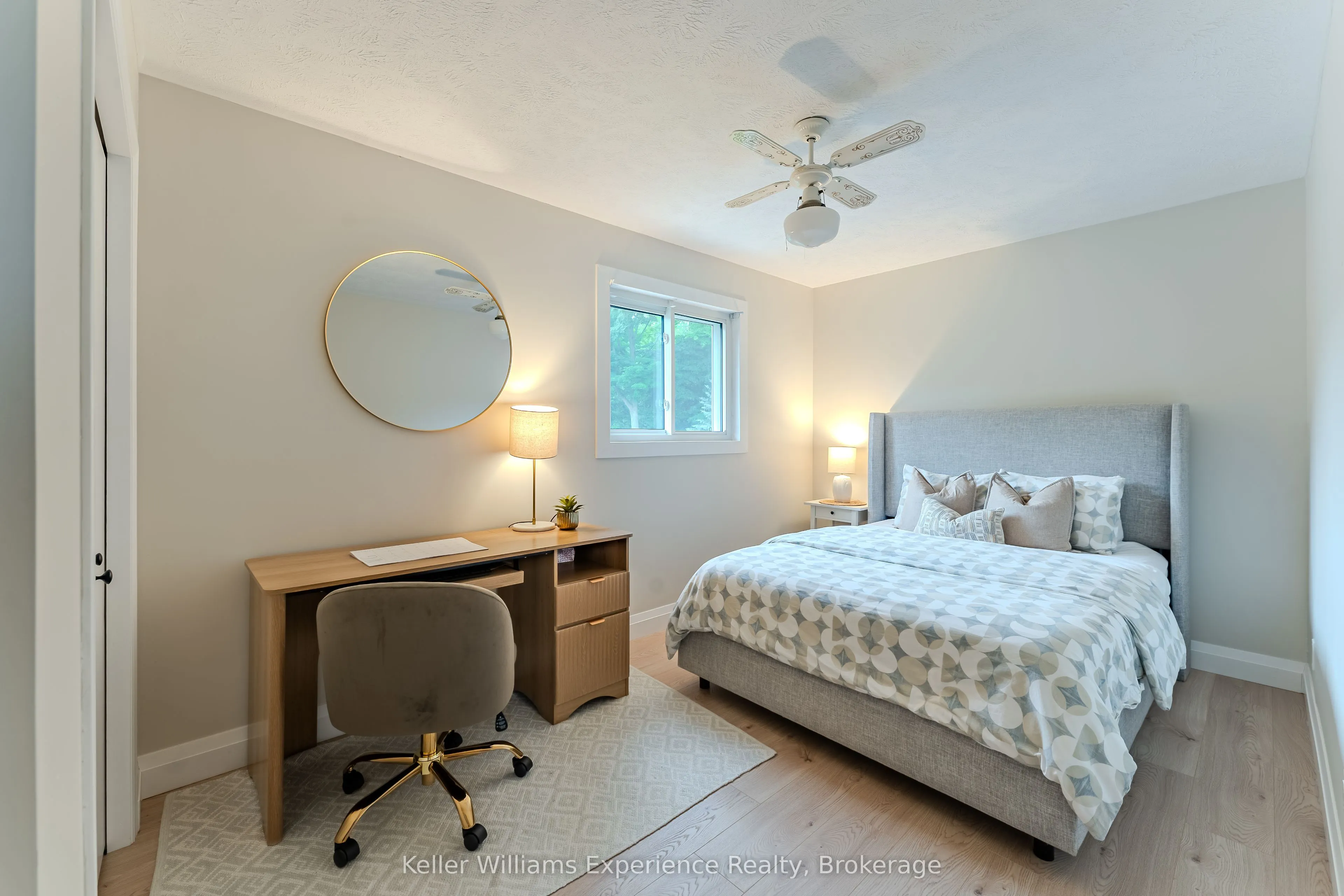 300 4th Avenue W