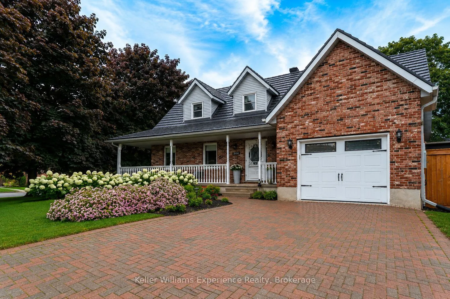 300 4th Avenue W