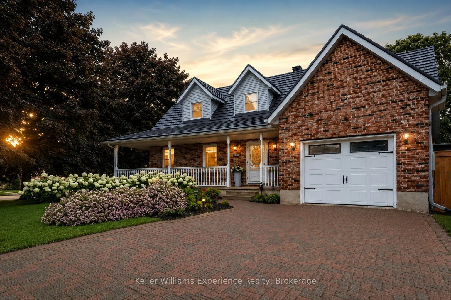 300 4th Avenue W