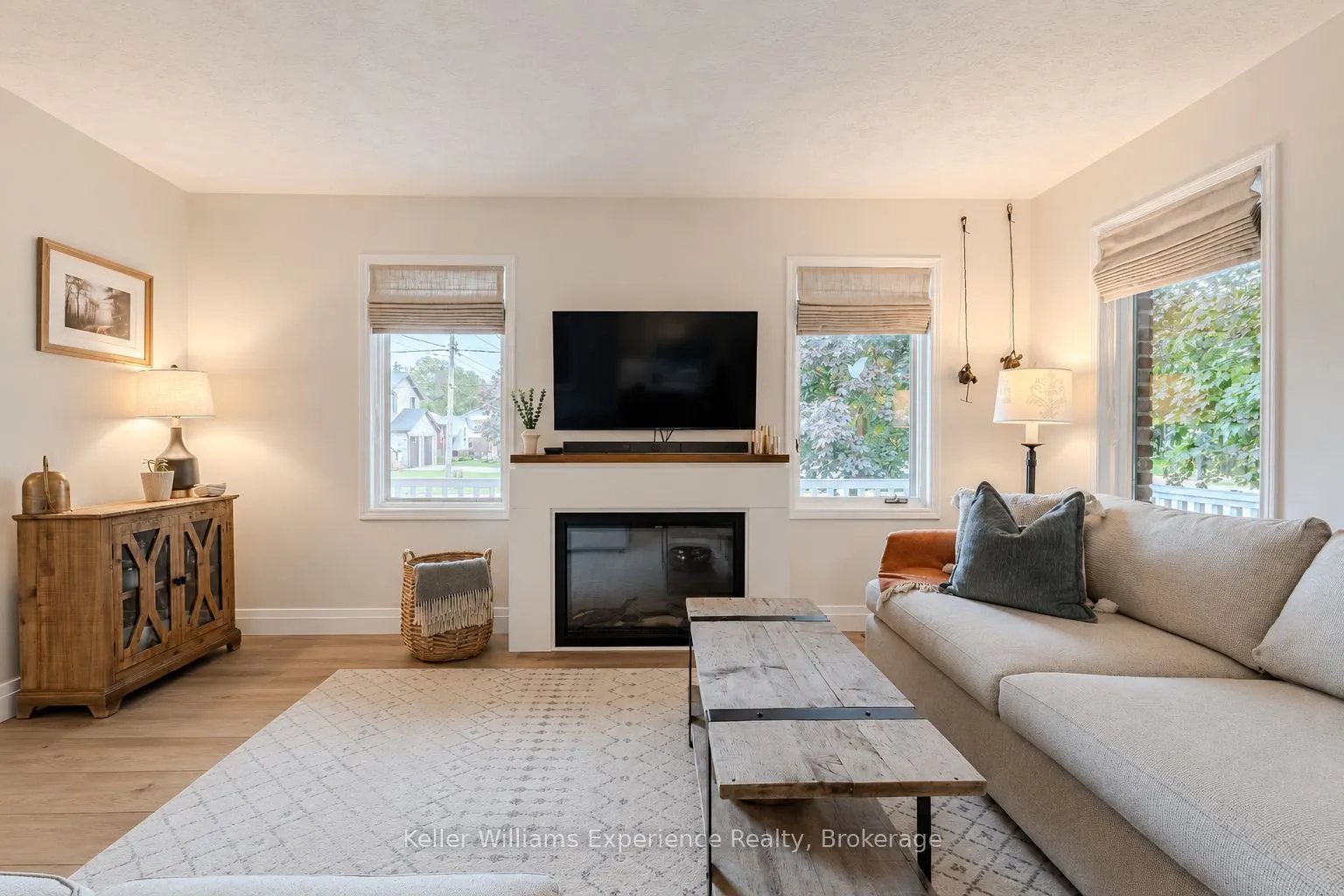 300 4th Avenue W