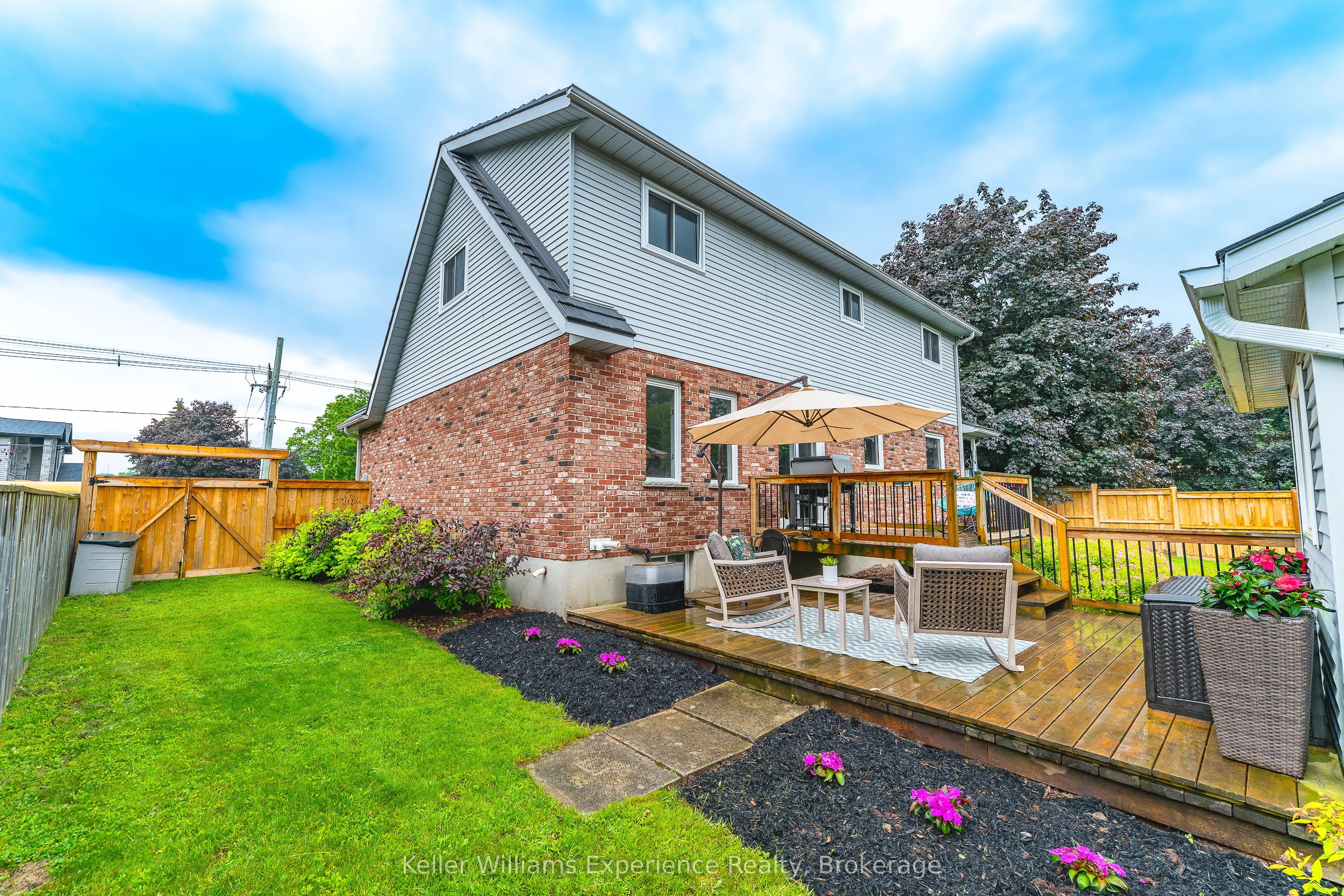 300 4th Avenue W