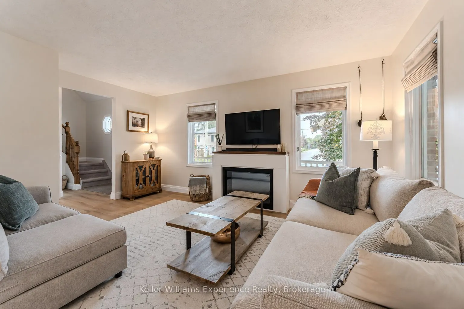 300 4th Avenue W