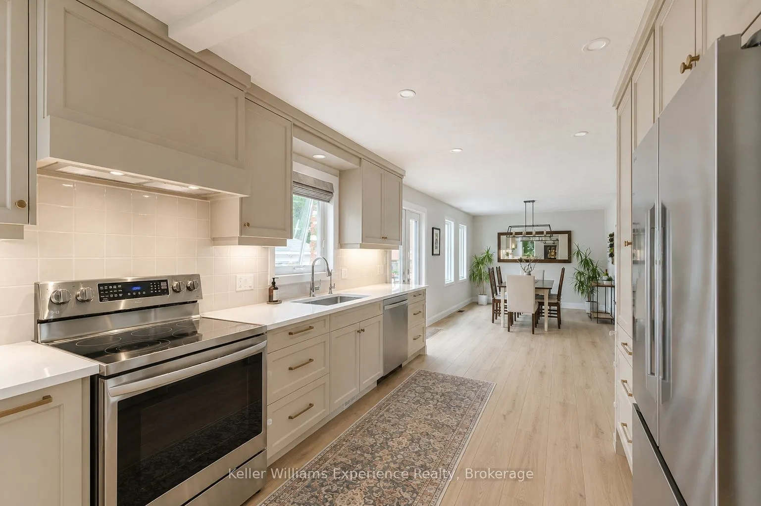 300 4th Avenue W