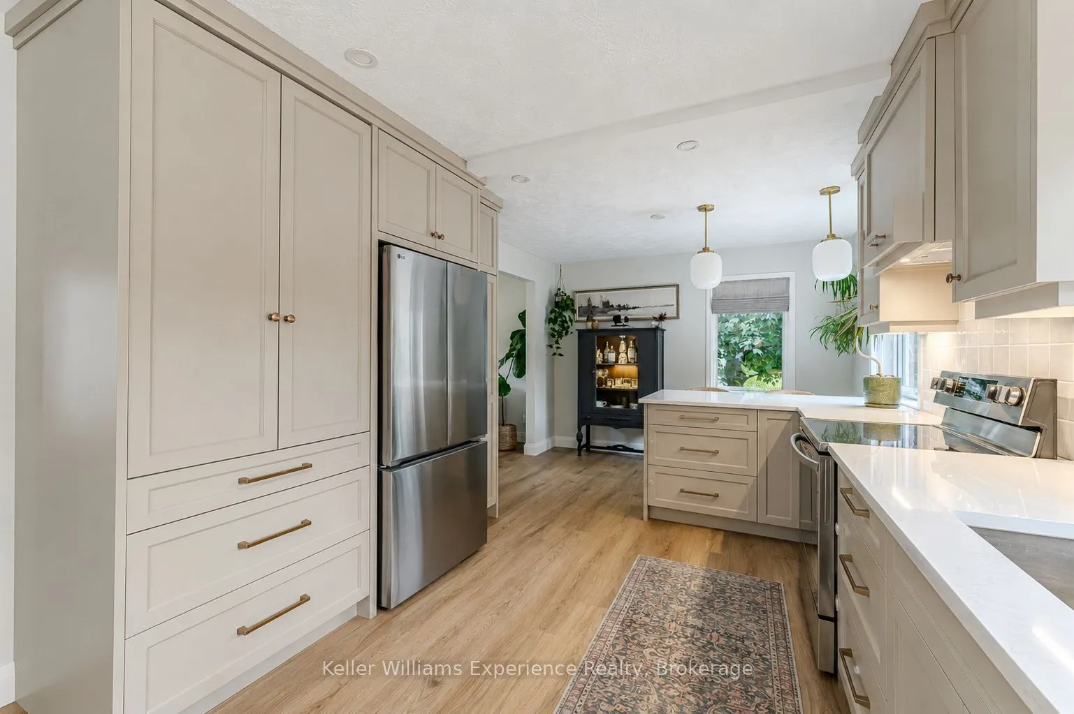 300 4th Avenue W