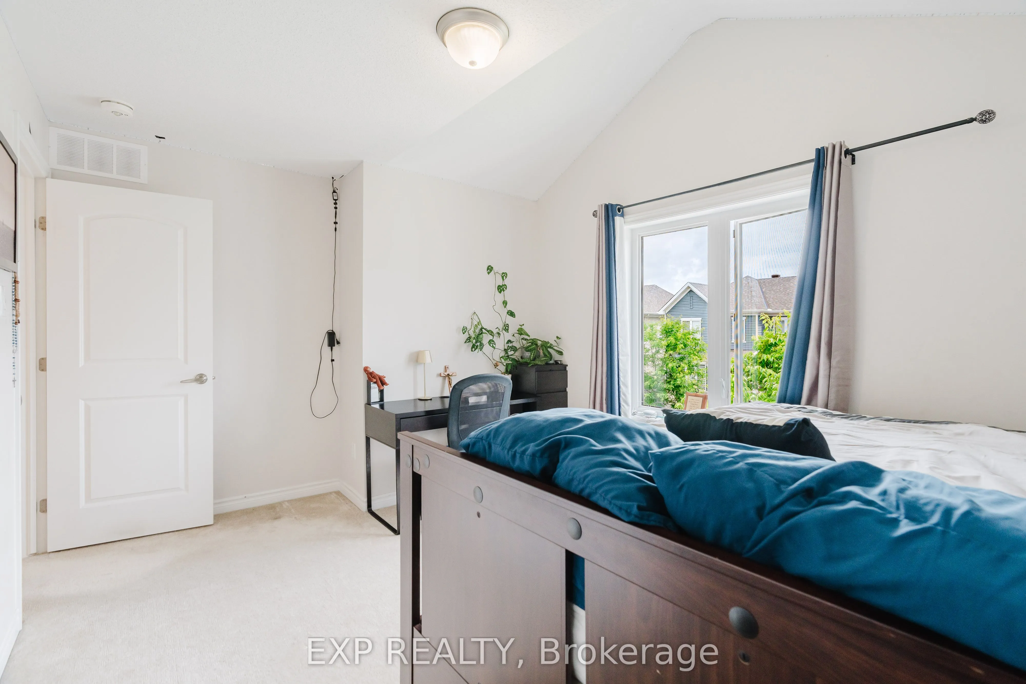 30 Coppermine Street
