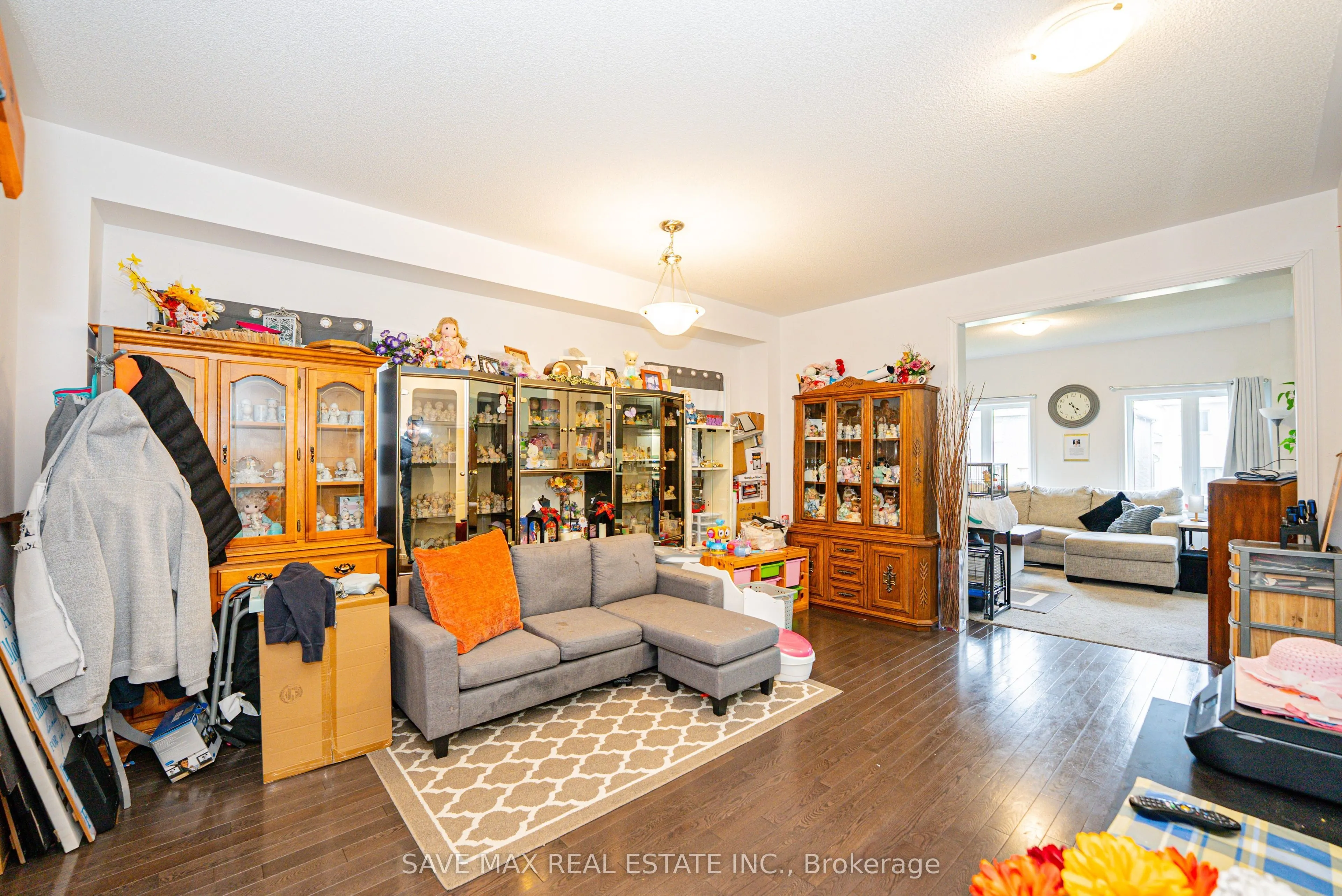 335 Ridley Crescent