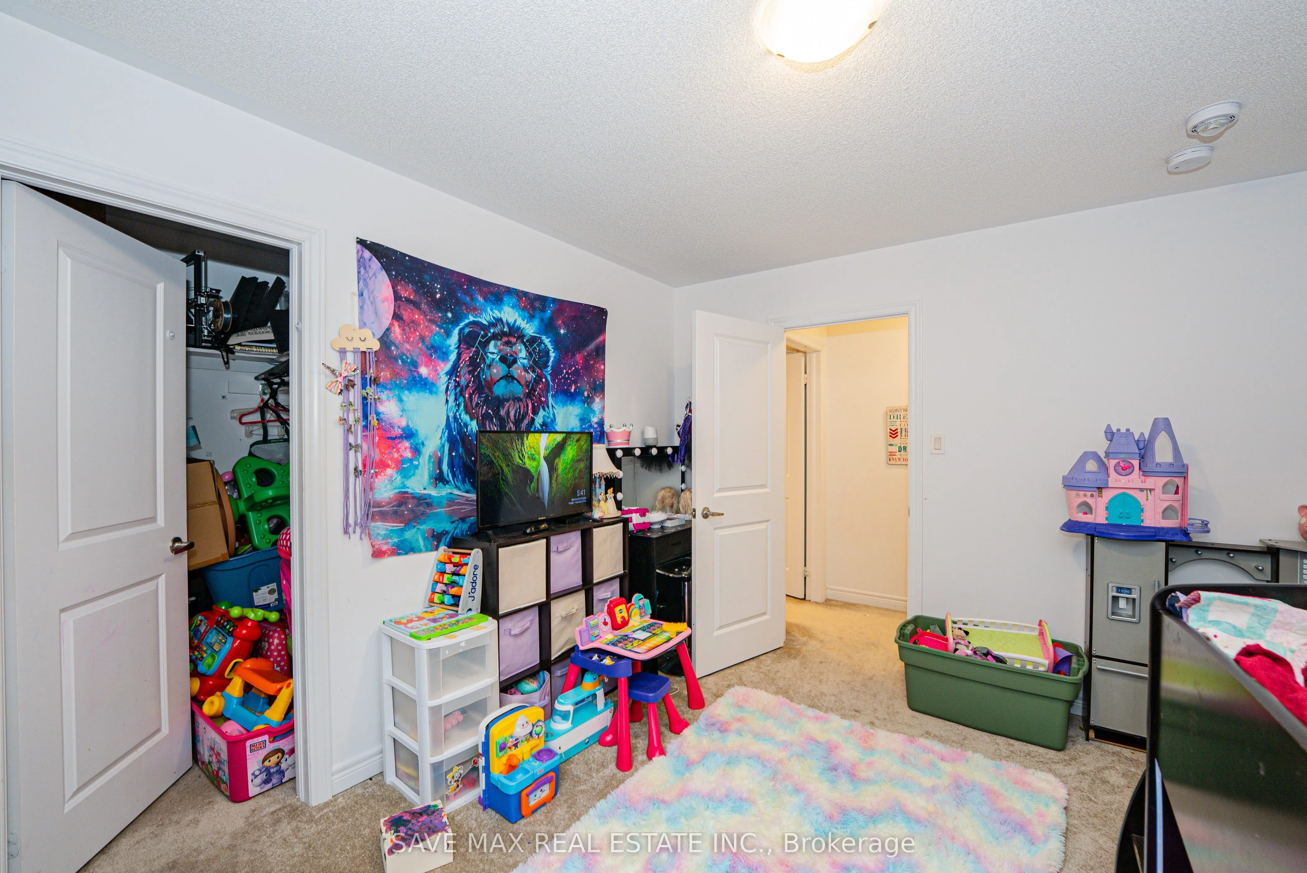 335 Ridley Crescent