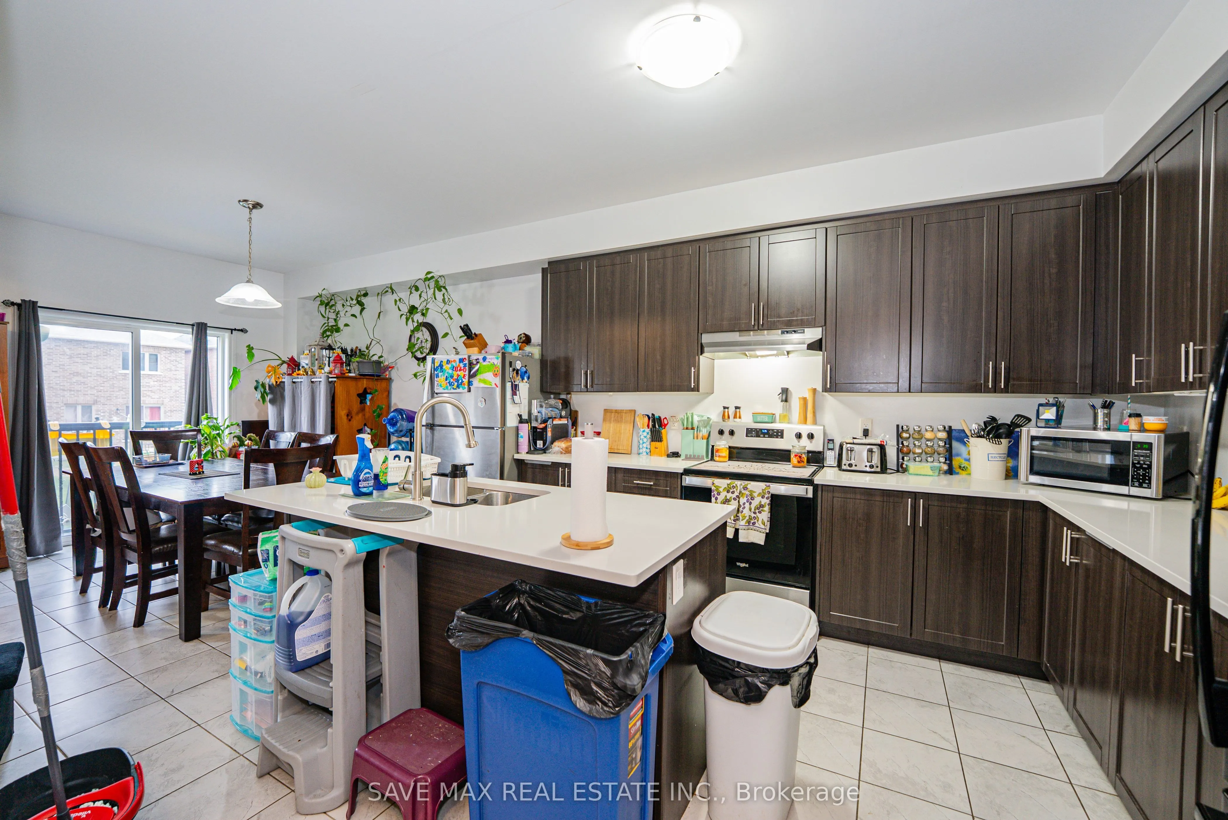 335 Ridley Crescent