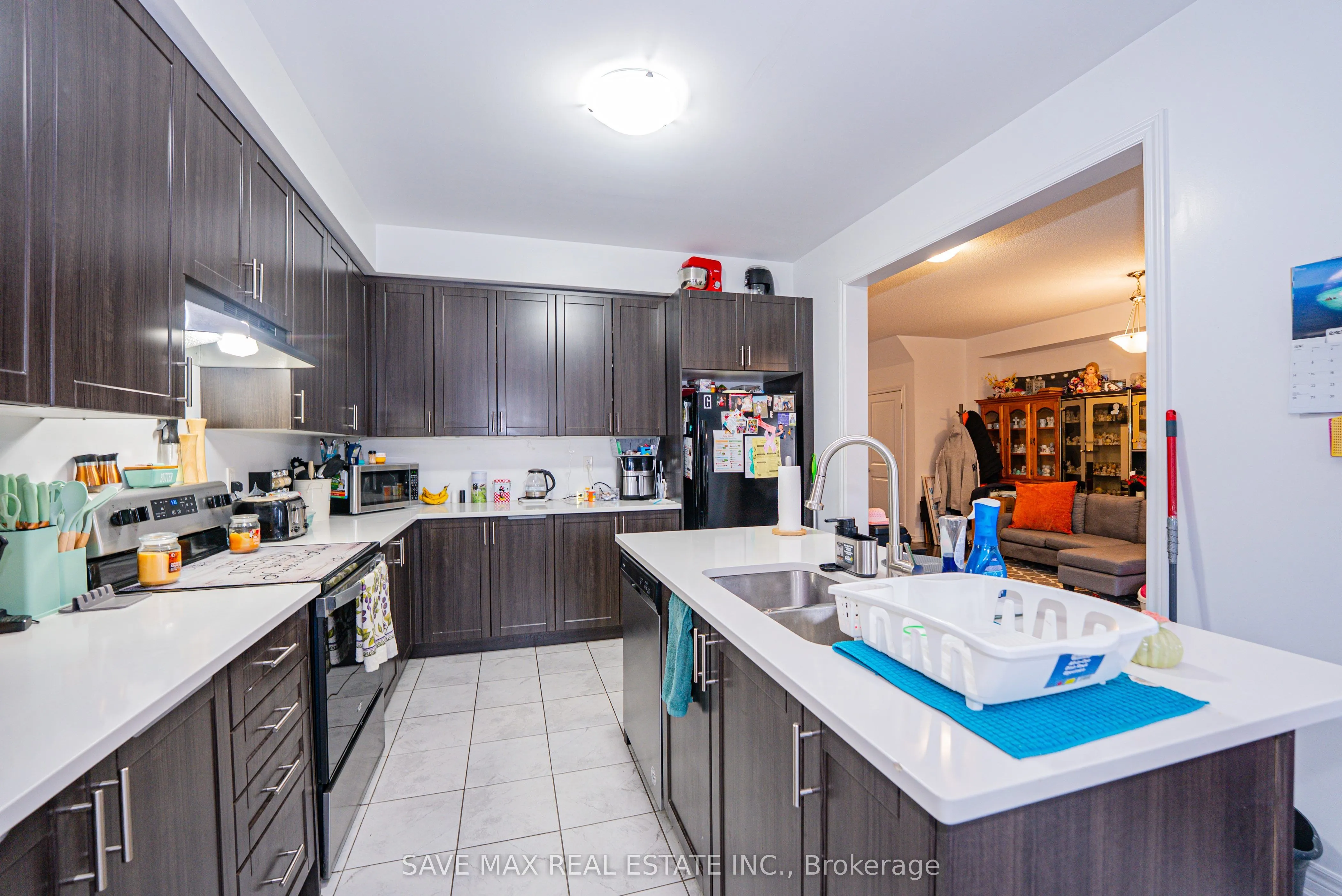 335 Ridley Crescent