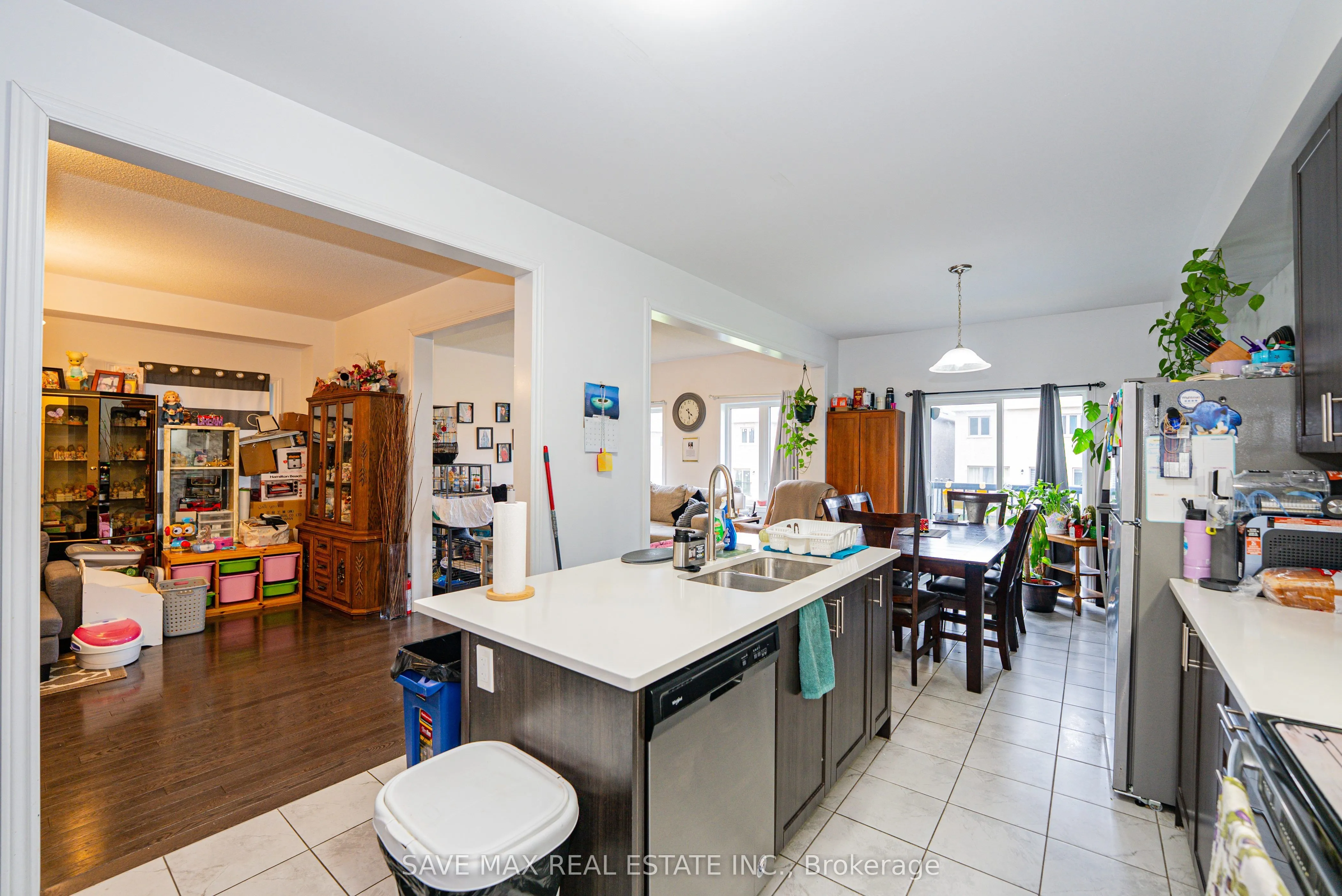 335 Ridley Crescent