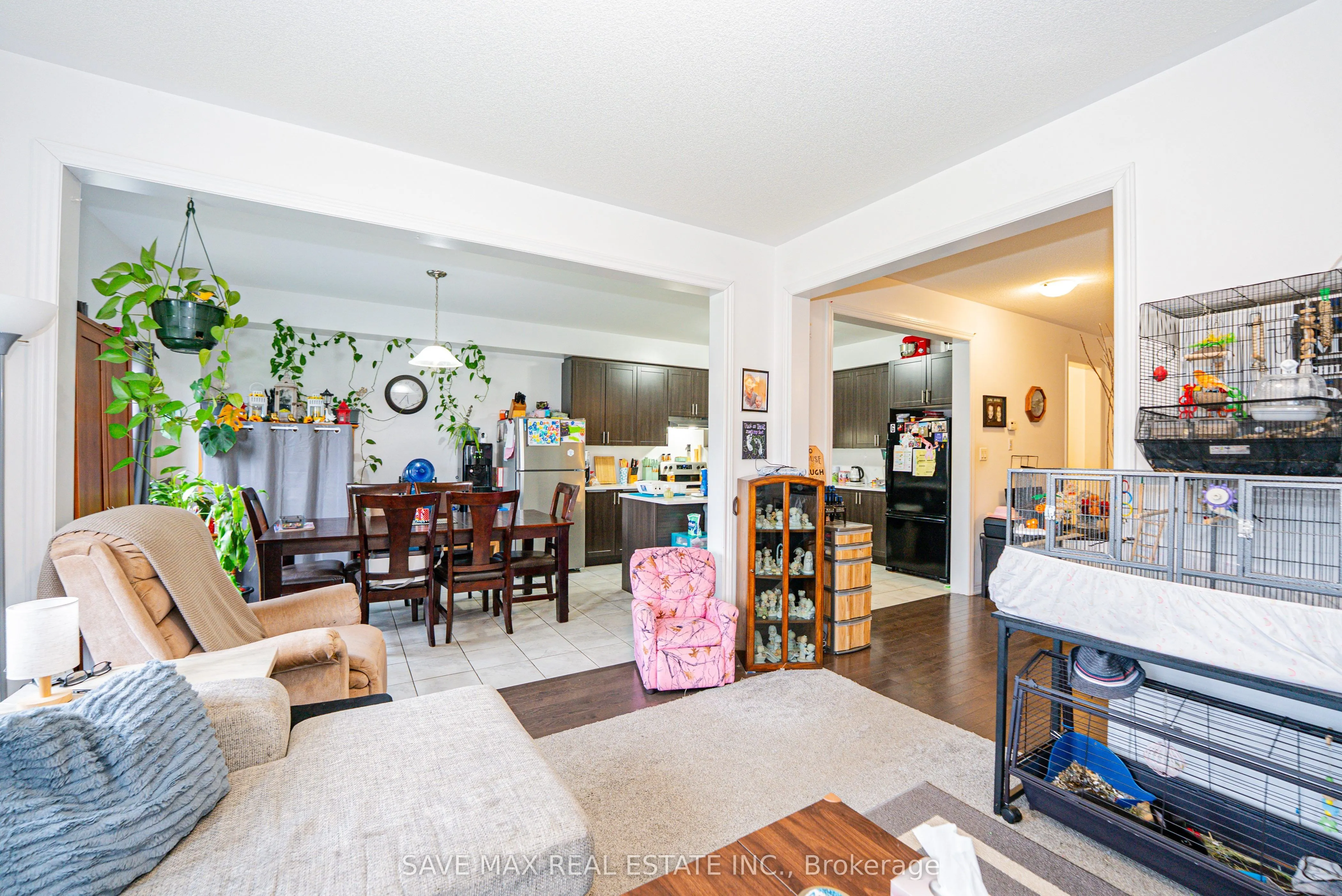 335 Ridley Crescent