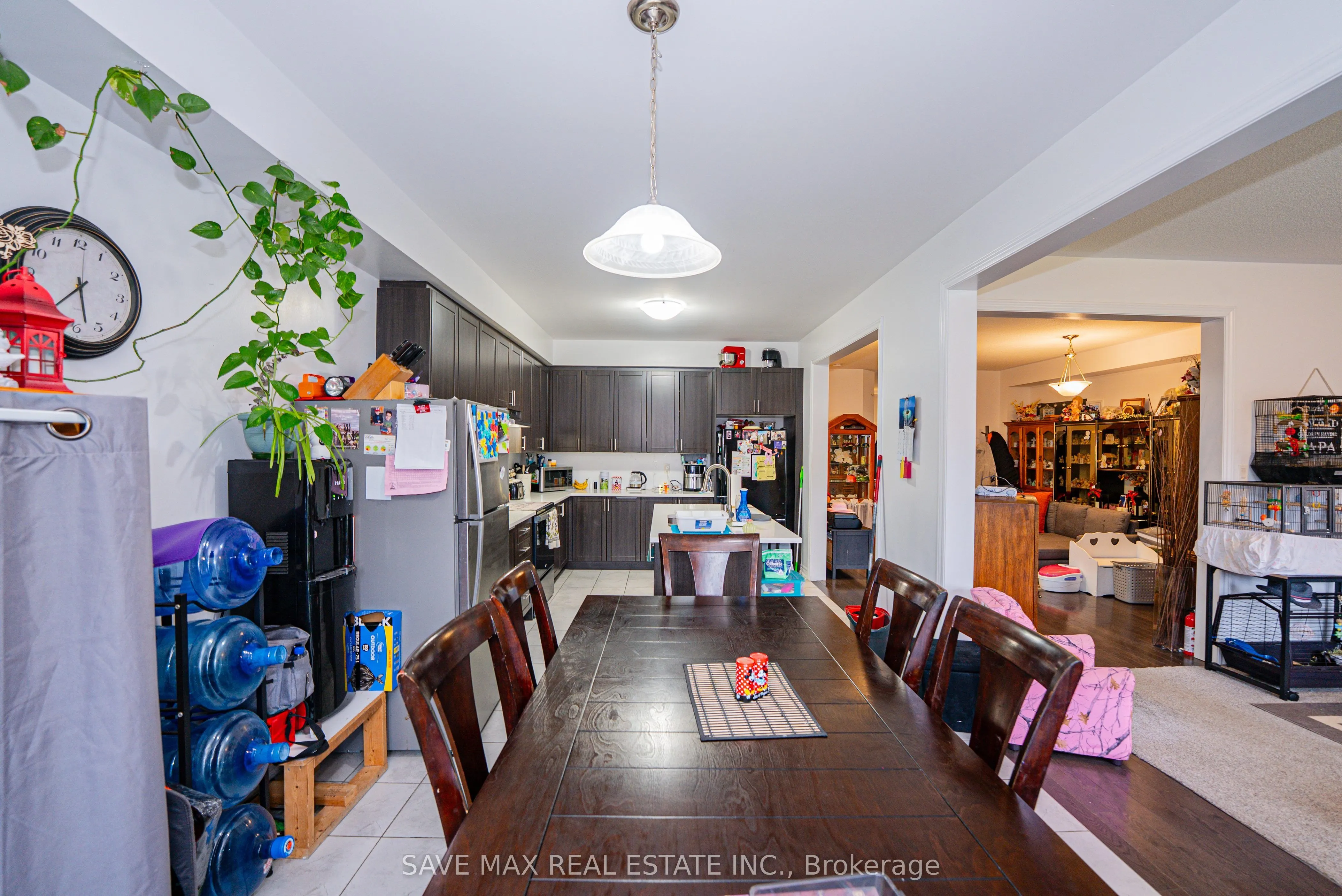 335 Ridley Crescent