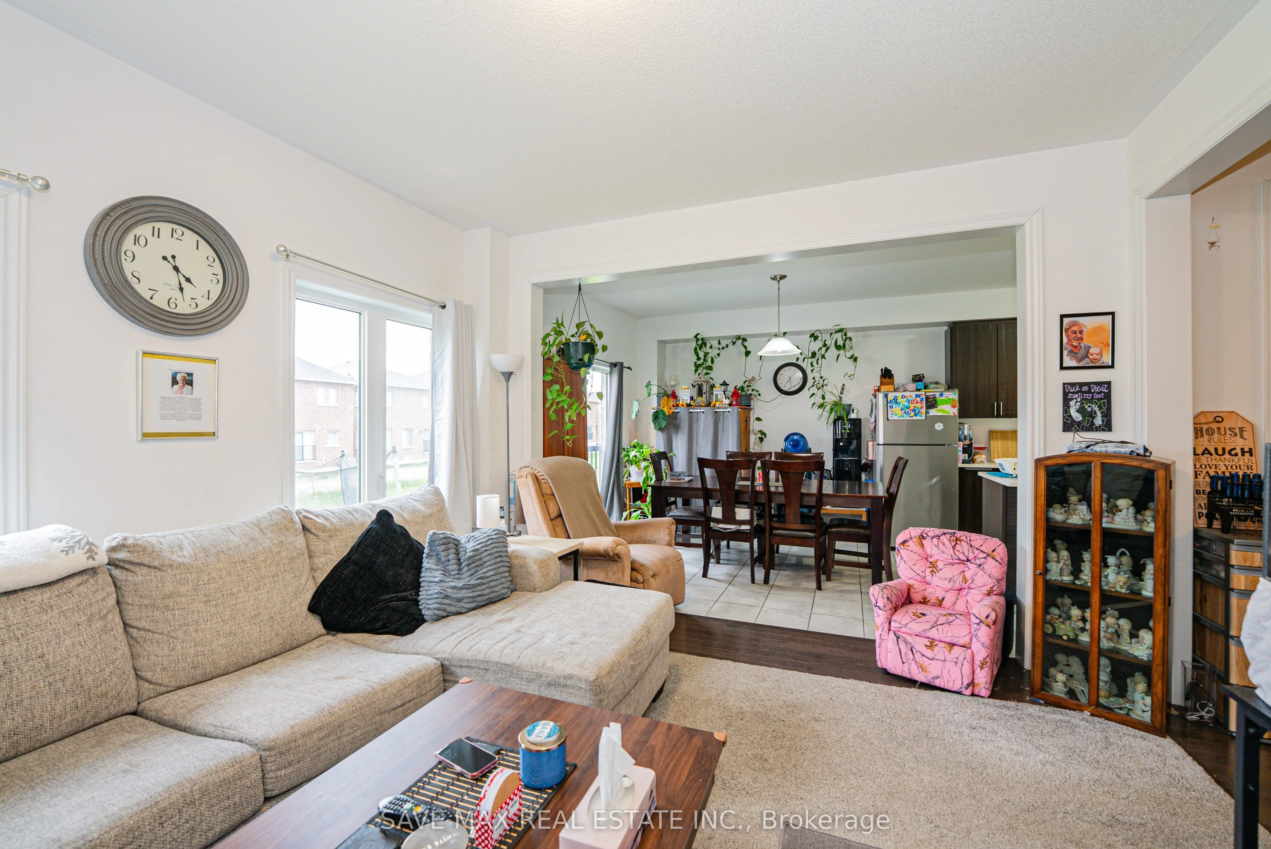 335 Ridley Crescent