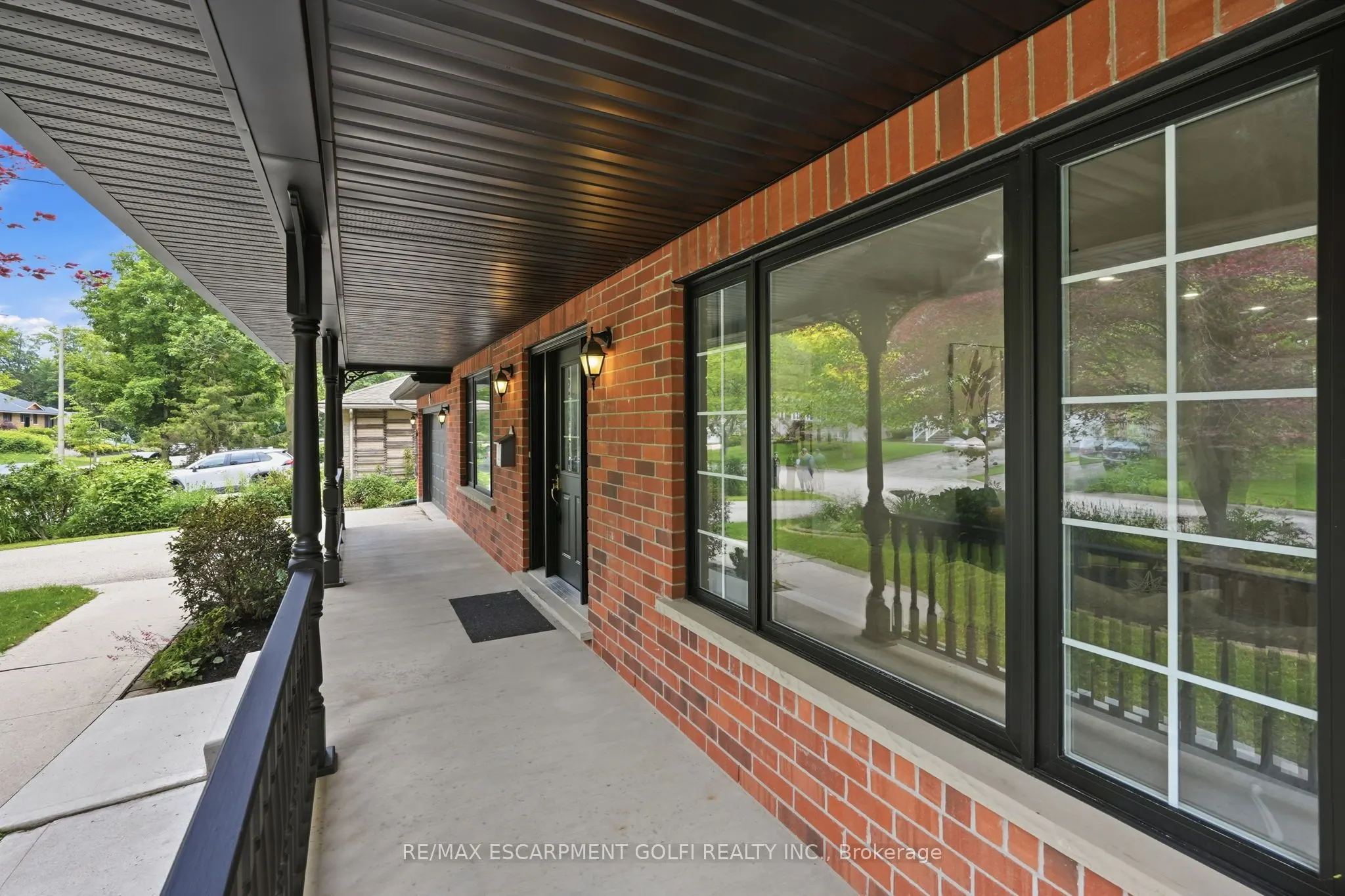 292 THORNCREST Drive