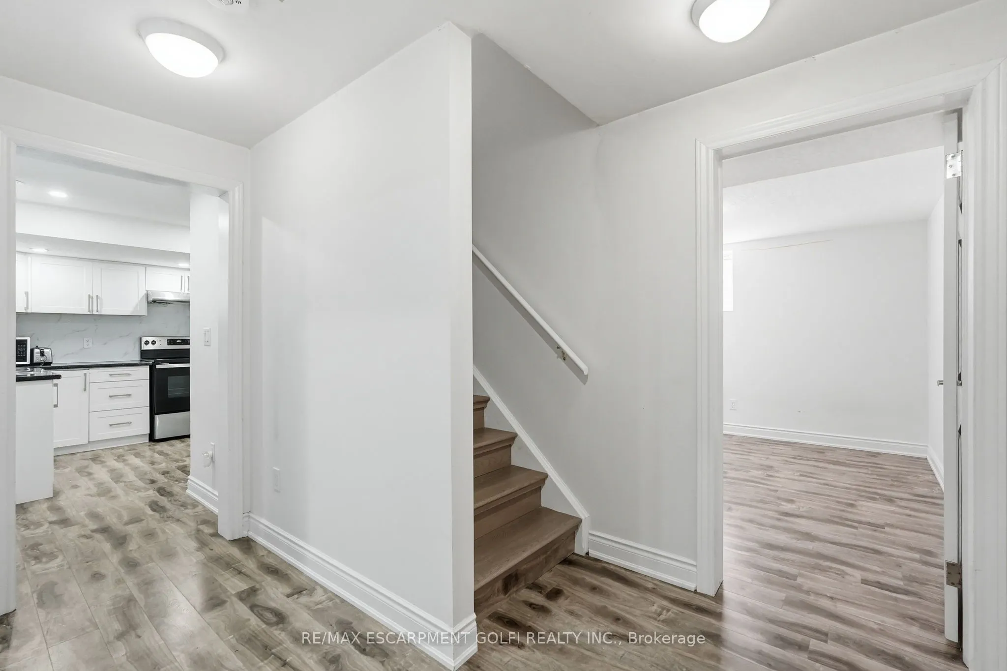 292 THORNCREST Drive