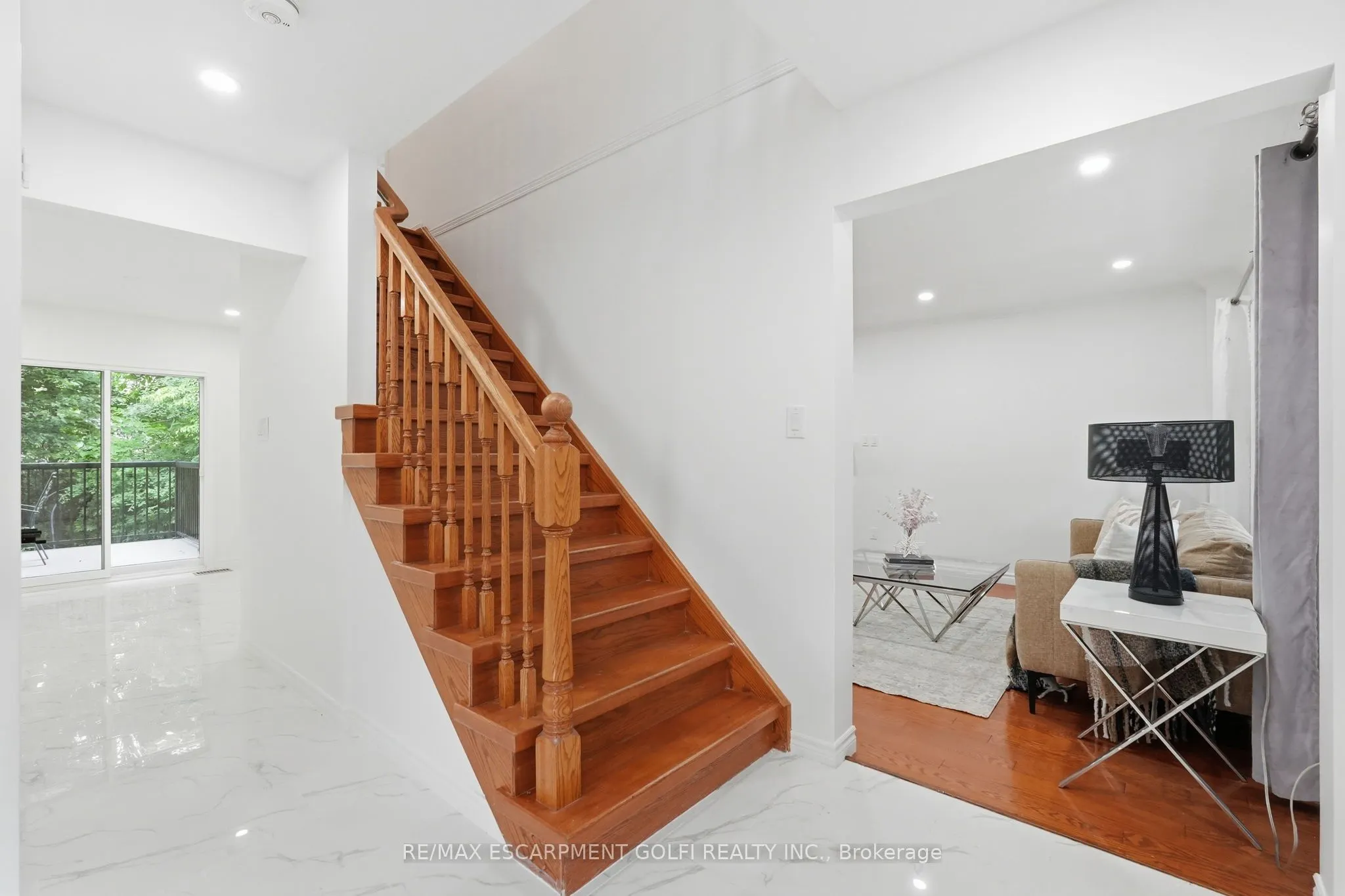 292 THORNCREST Drive