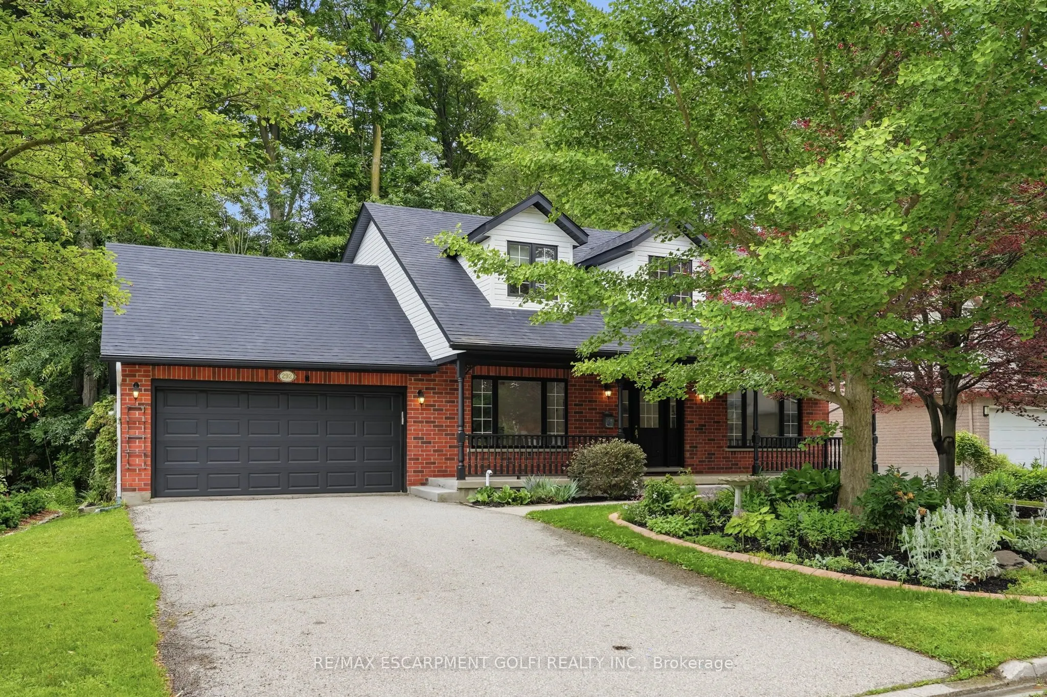 292 THORNCREST Drive