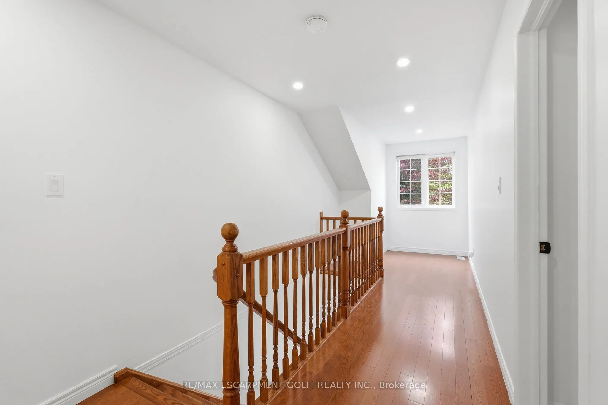 292 THORNCREST Drive