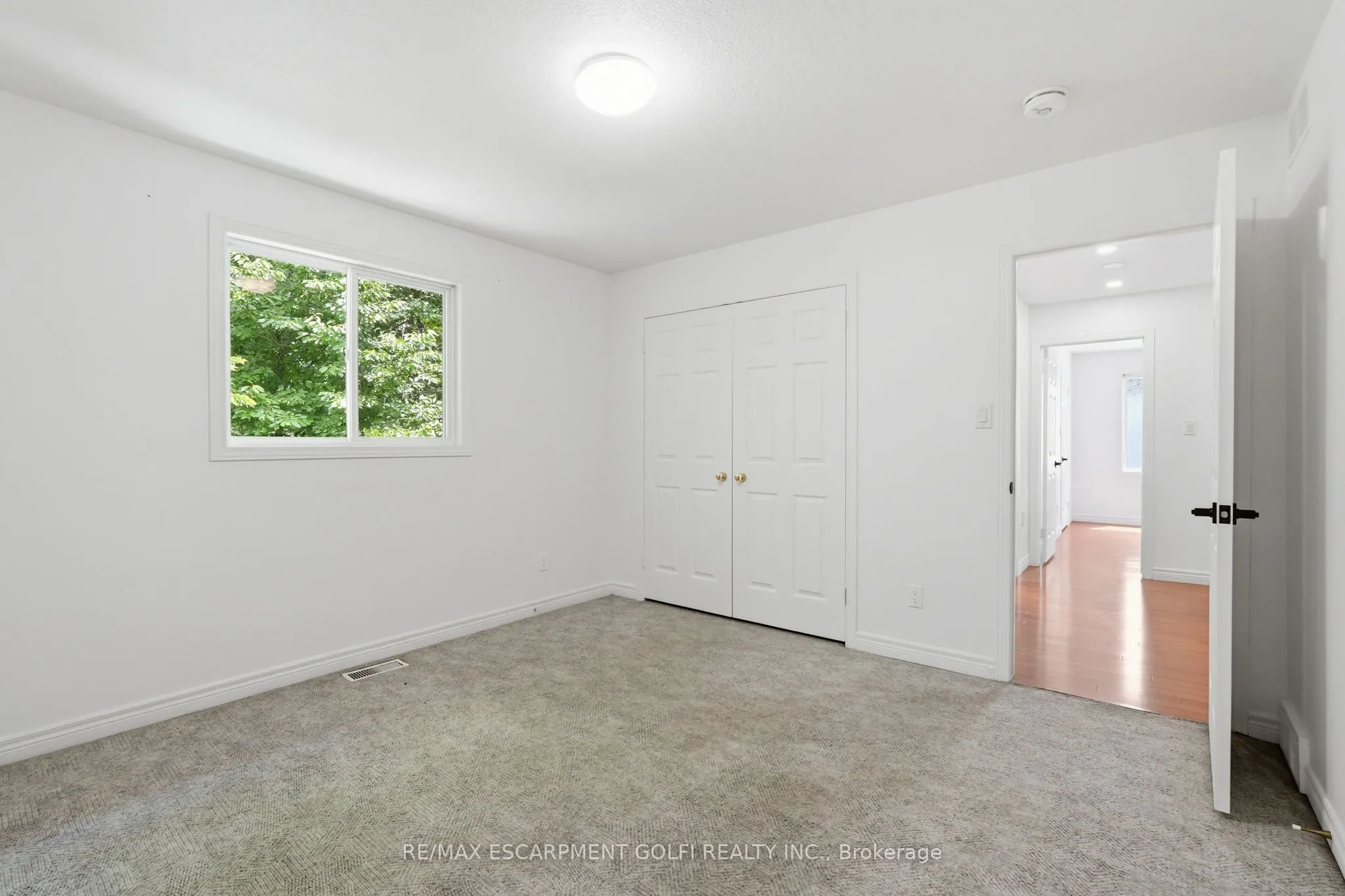 292 THORNCREST Drive