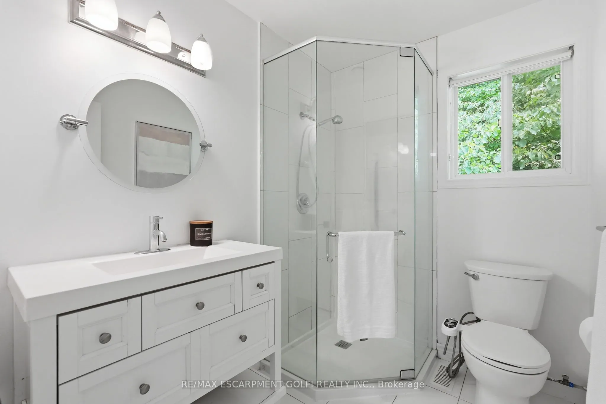 292 THORNCREST Drive