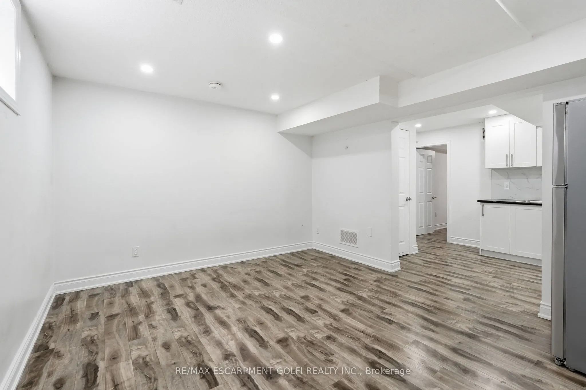 292 THORNCREST Drive