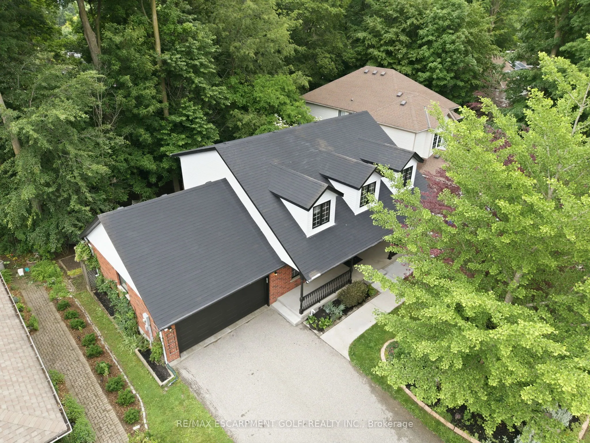 292 THORNCREST Drive