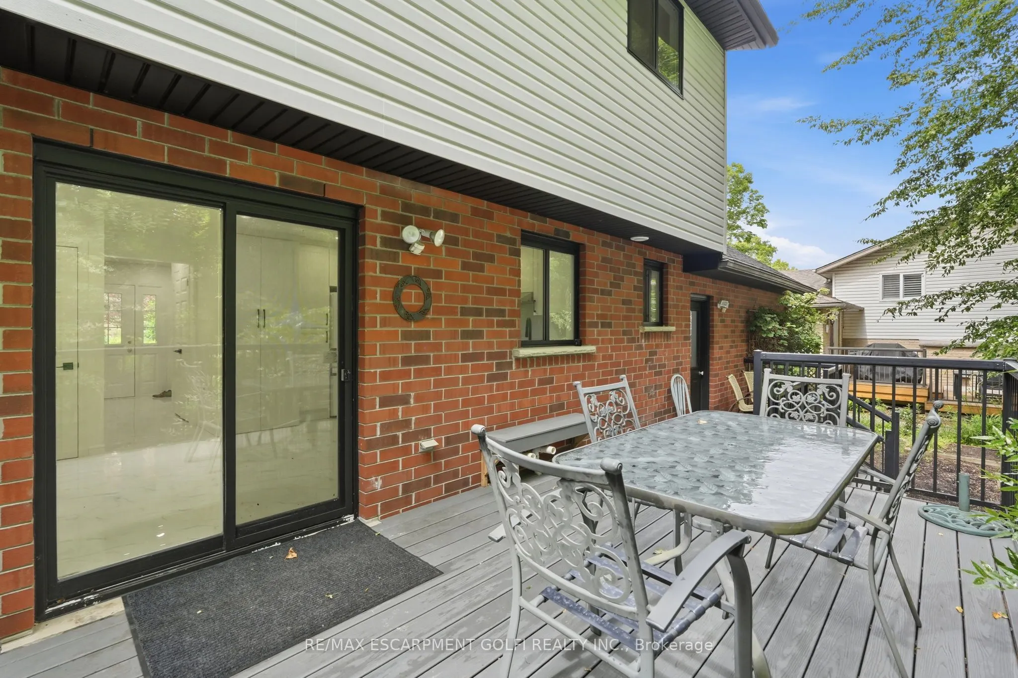 292 THORNCREST Drive