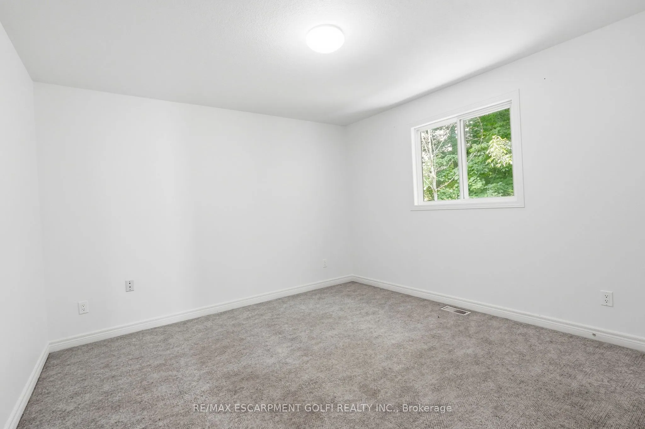 292 THORNCREST Drive