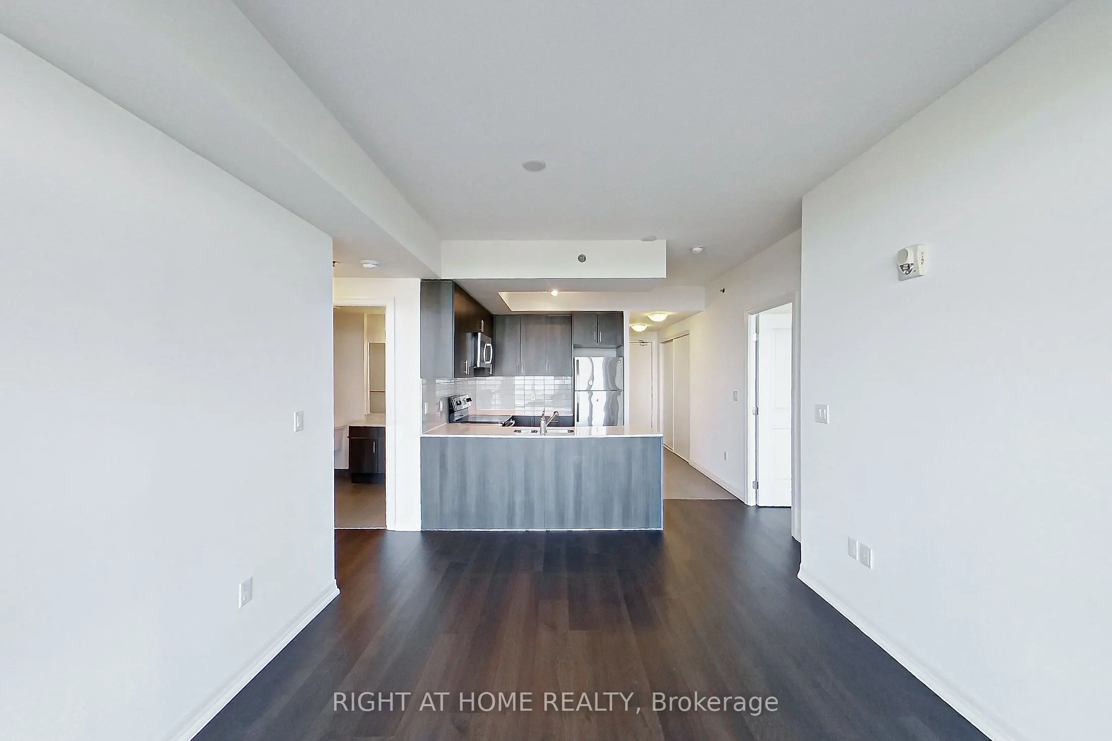 560 North Service Road #807