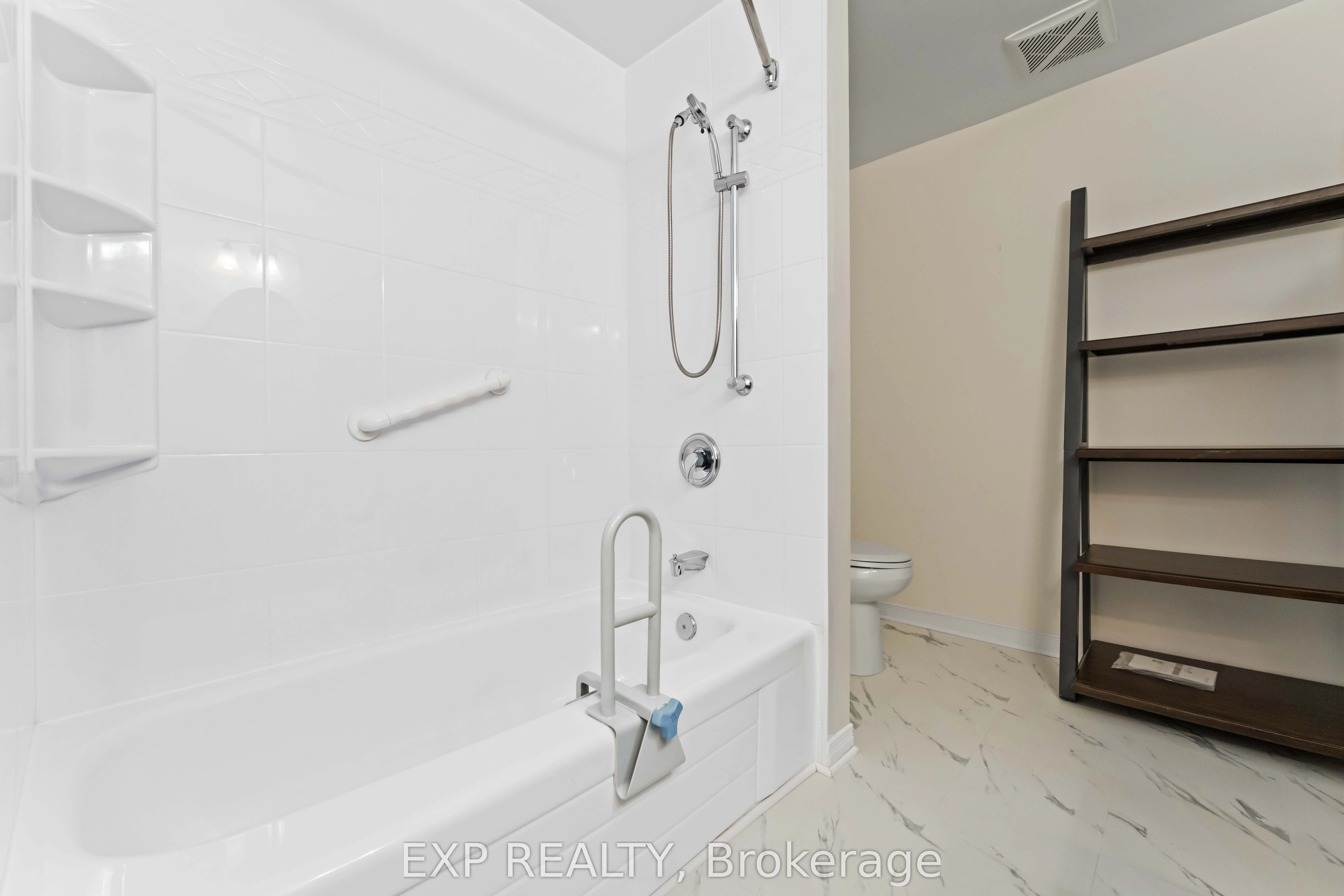 820 CAHILL Drive W #38