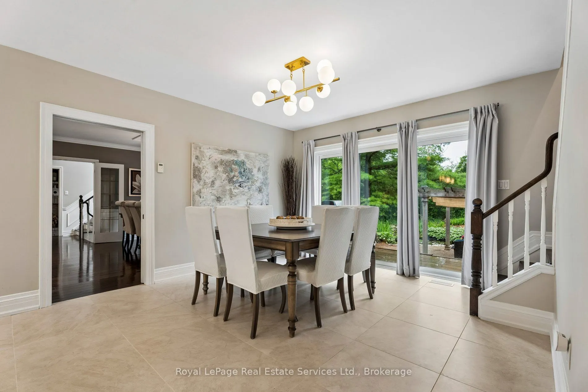 1 Stonebury Place