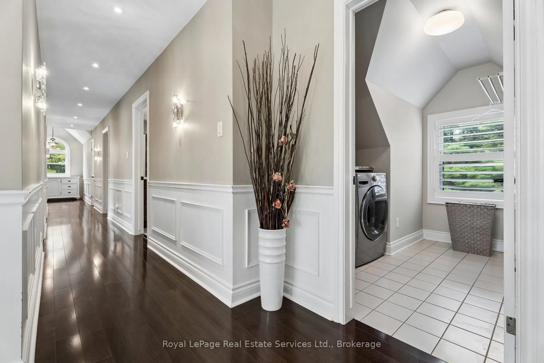1 Stonebury Place