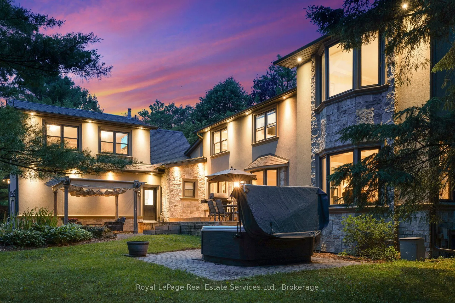 1 Stonebury Place