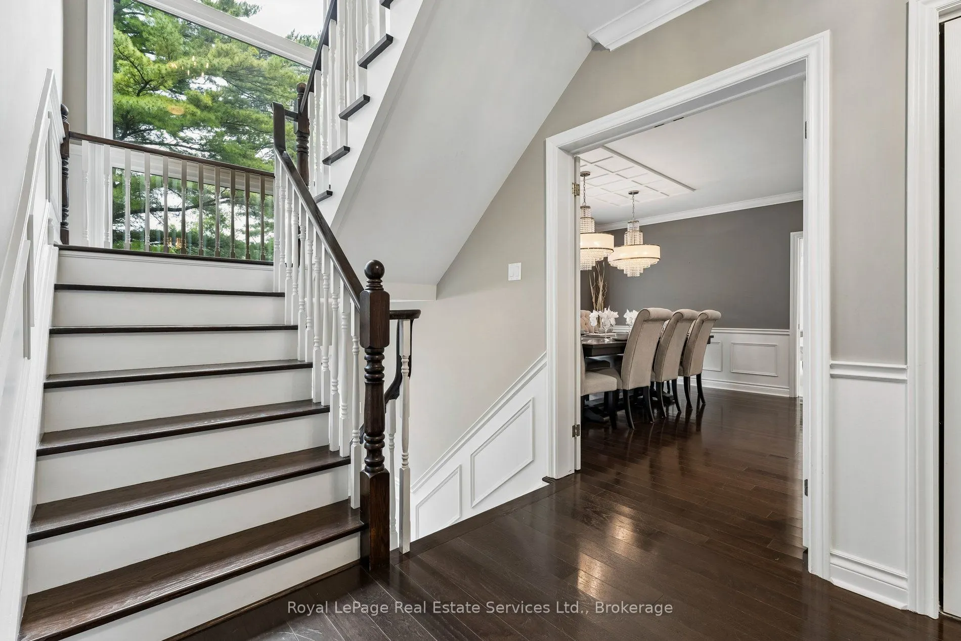 1 Stonebury Place
