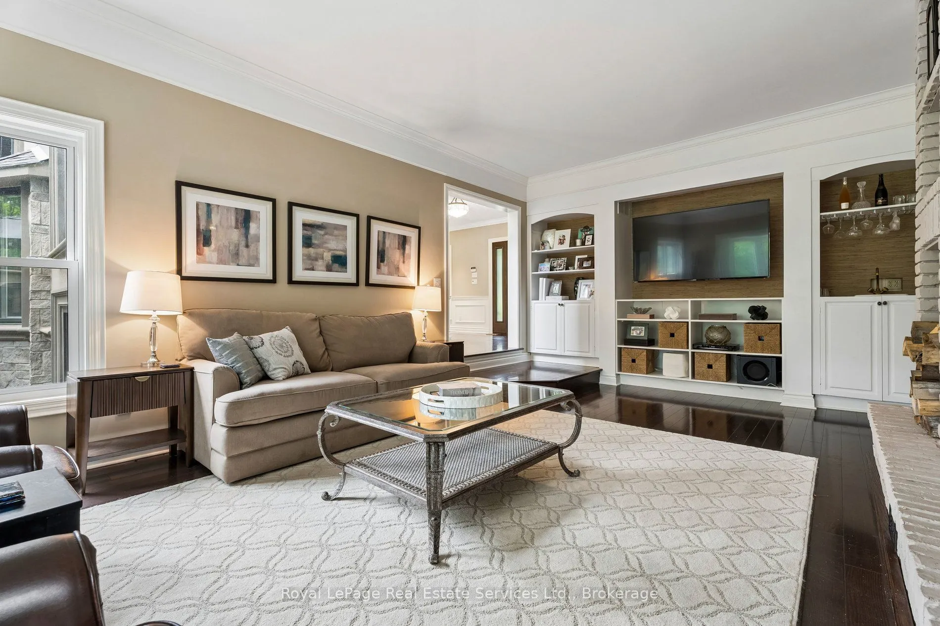 1 Stonebury Place