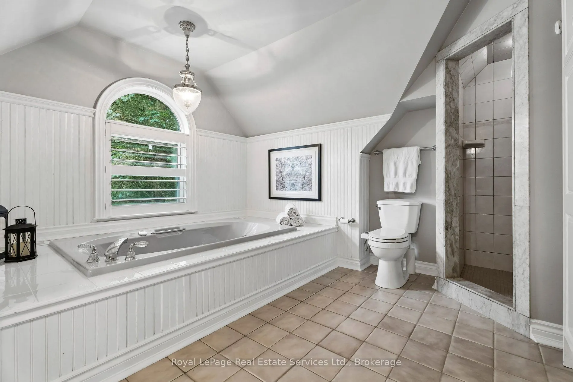 1 Stonebury Place