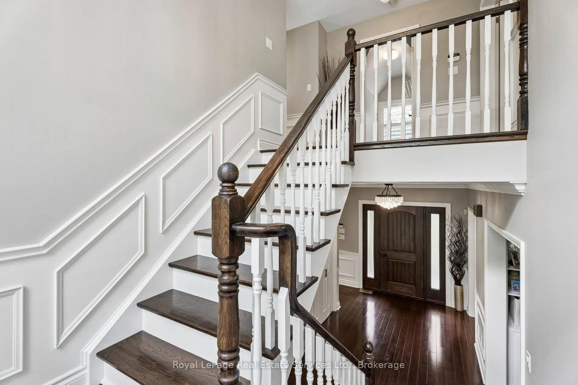 1 Stonebury Place