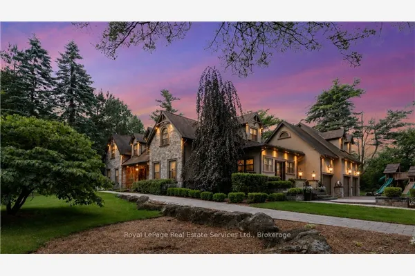 1 Stonebury Place