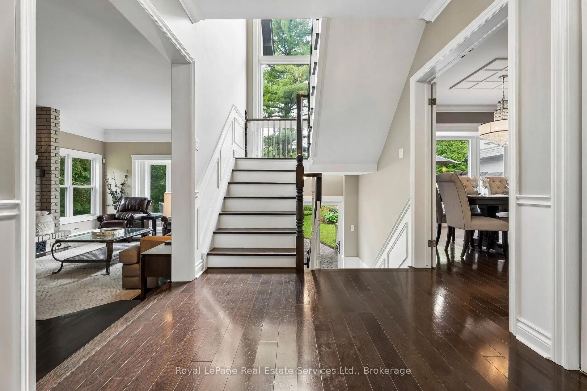 1 Stonebury Place