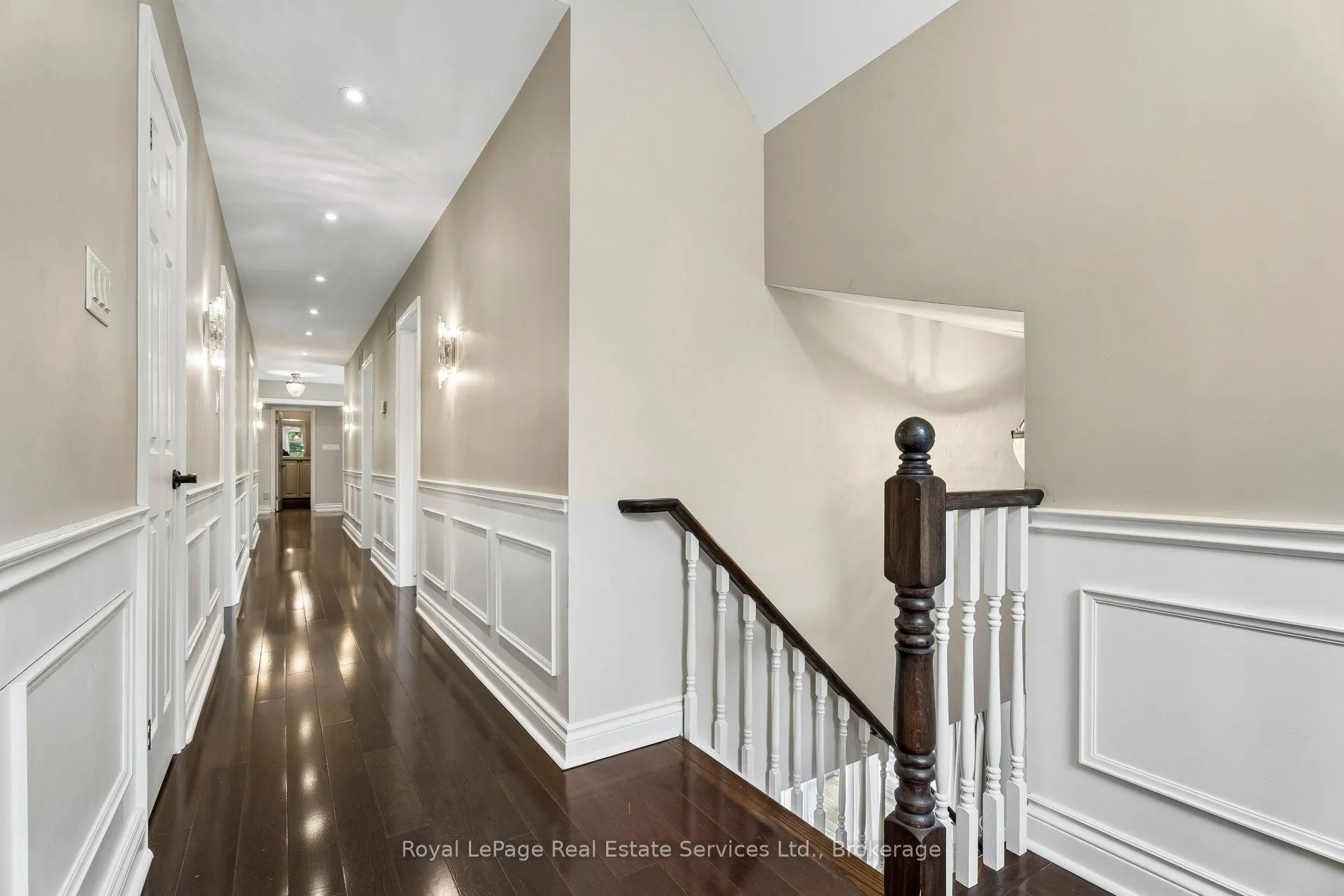 1 Stonebury Place