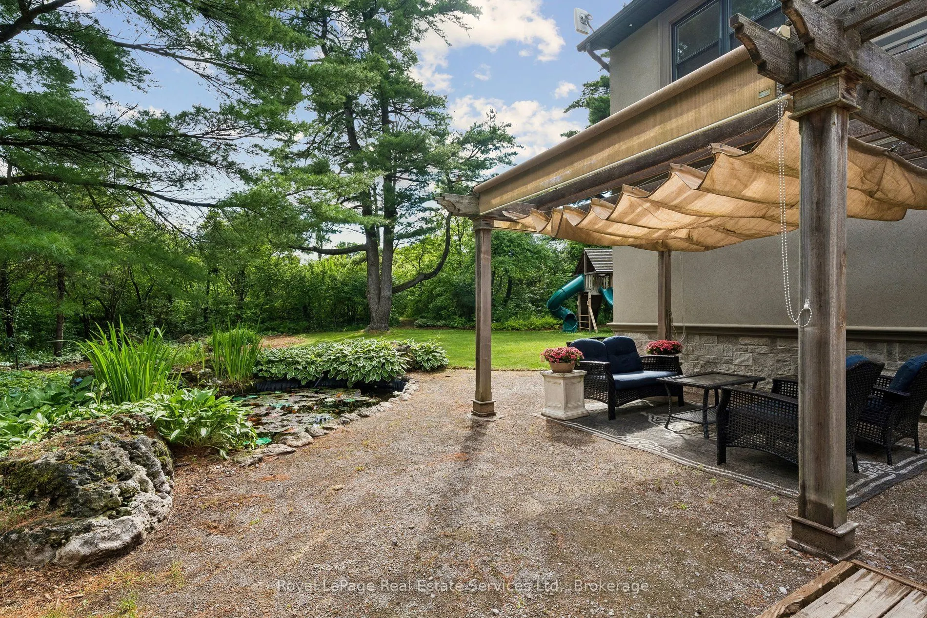 1 Stonebury Place