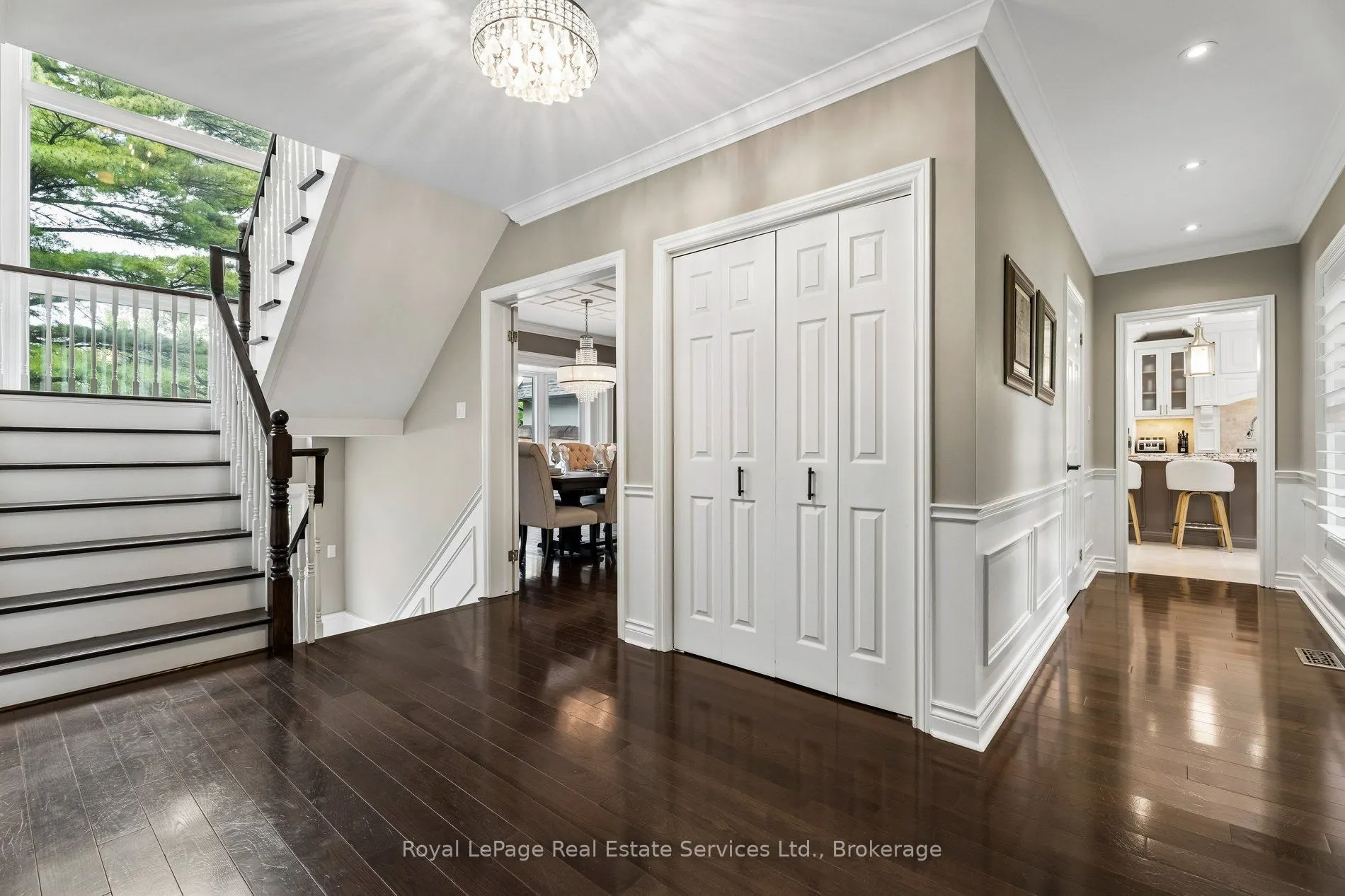 1 Stonebury Place