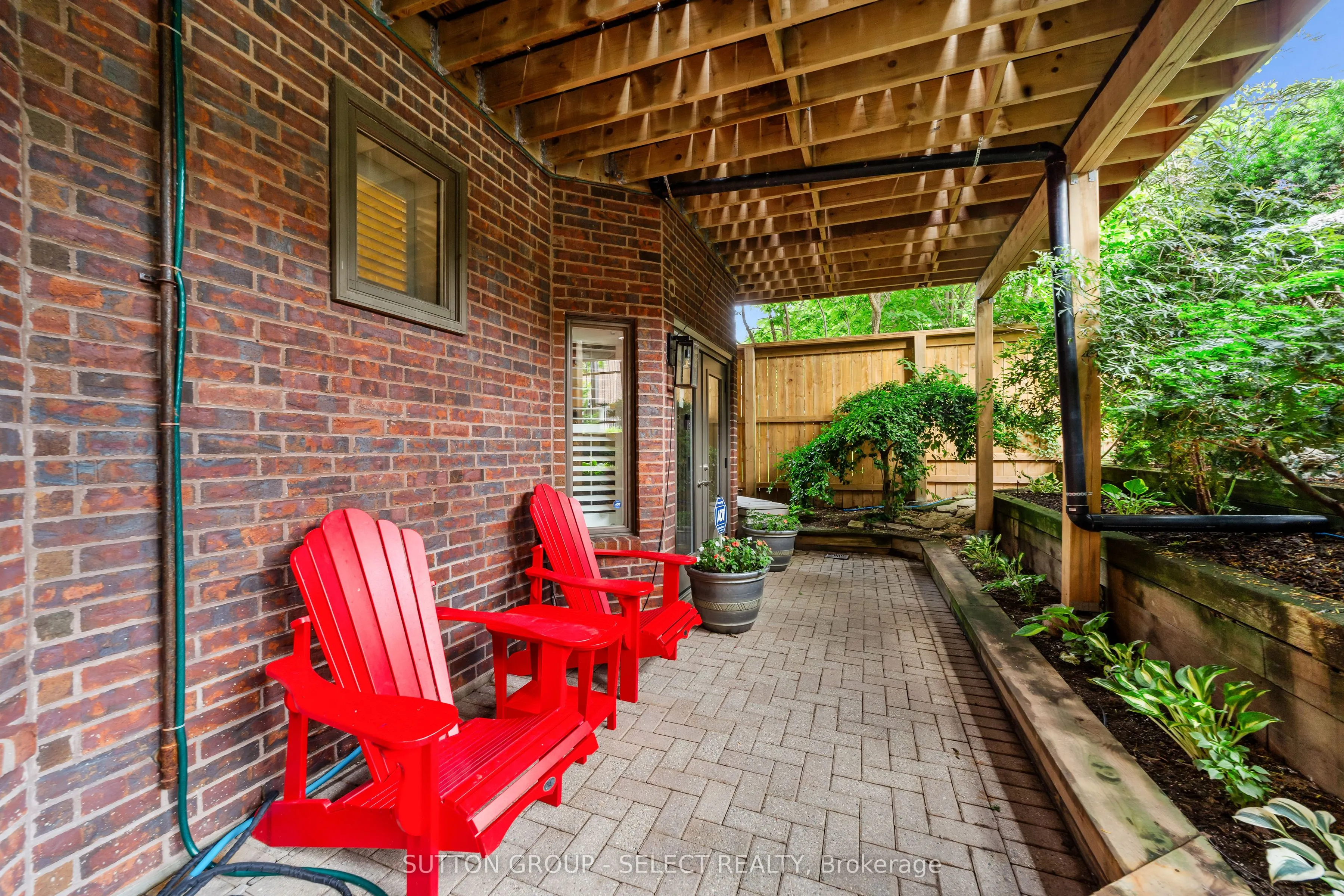 152 Albert Street #14