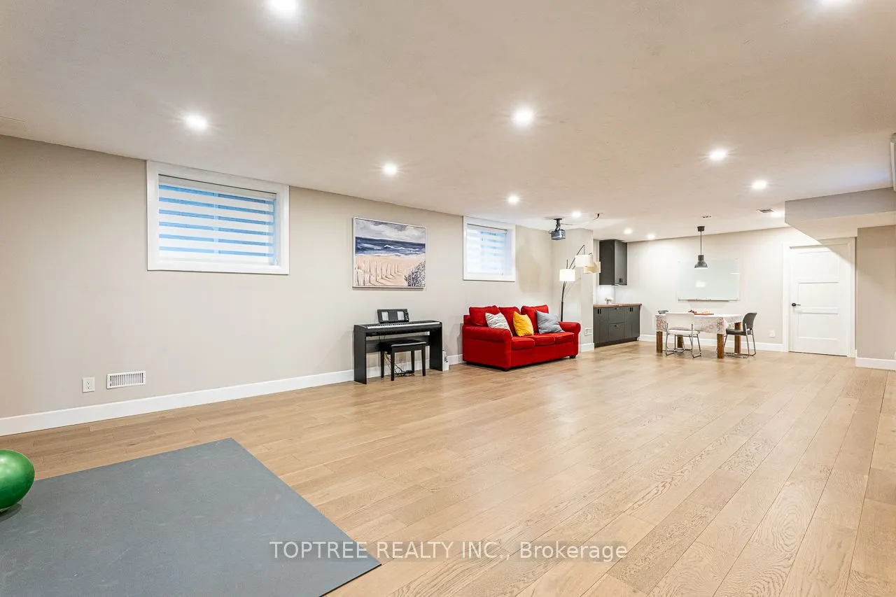 2290 Torrey Pines Way #29