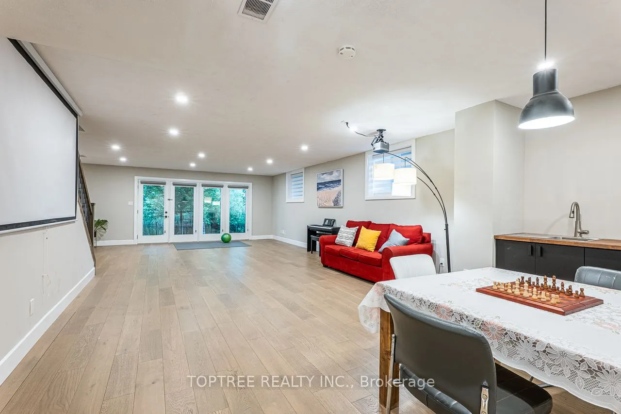 2290 Torrey Pines Way #29