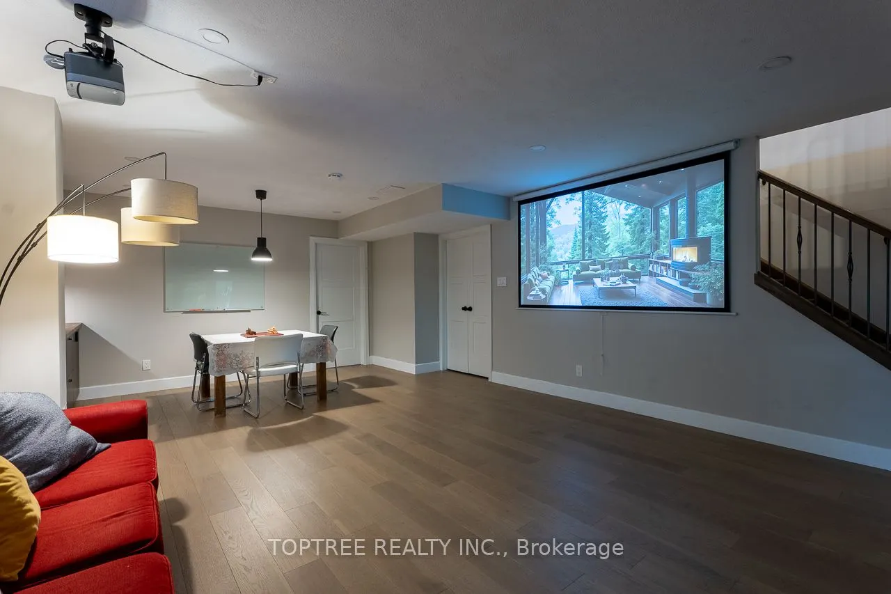 2290 Torrey Pines Way #29