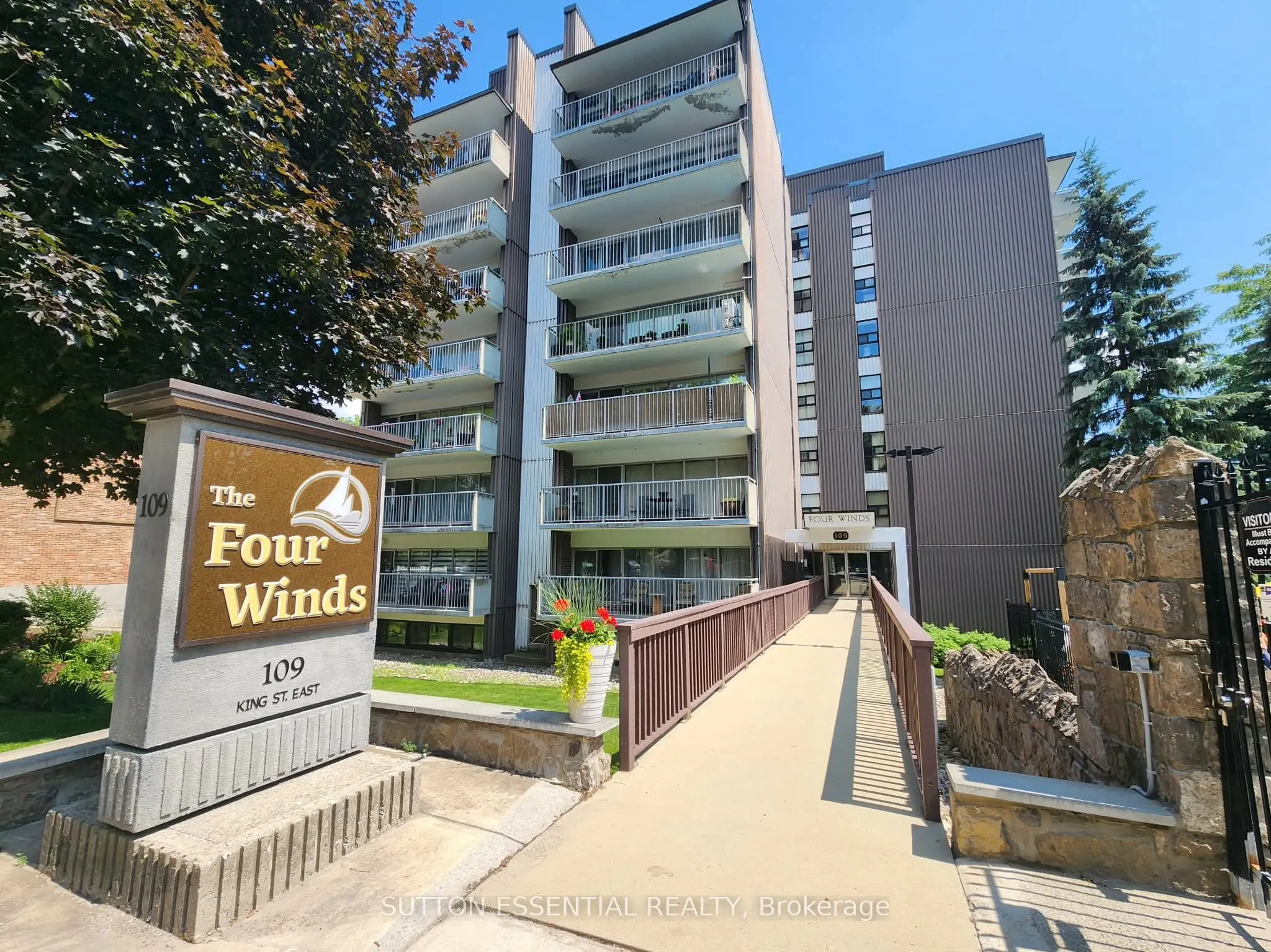 109 King Street E #904