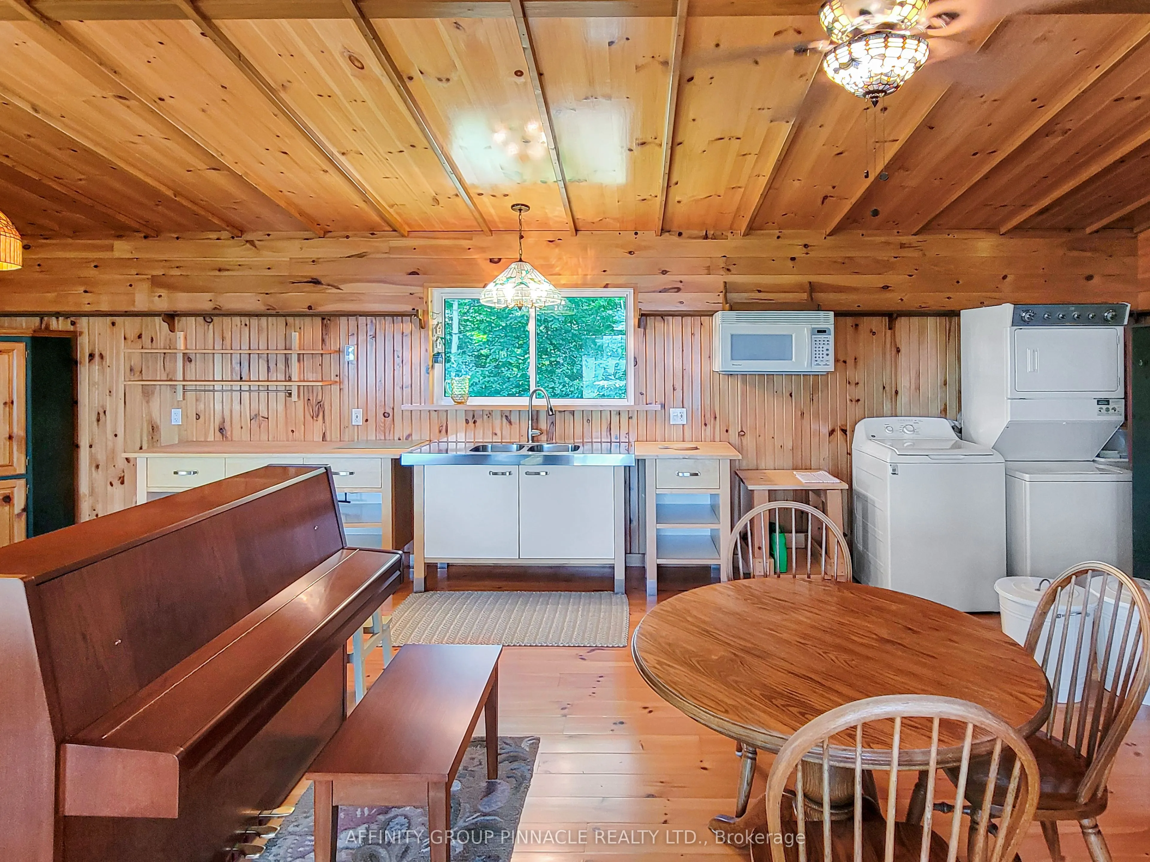 396 North Shore Road