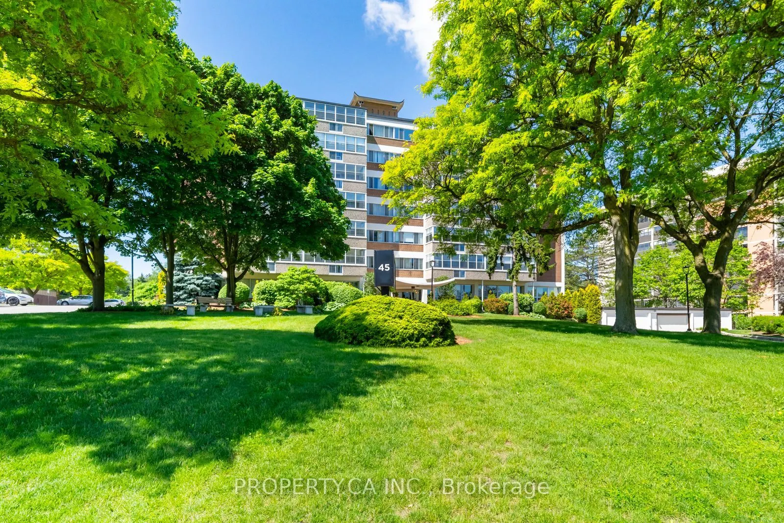 45 Westmount Road N #404